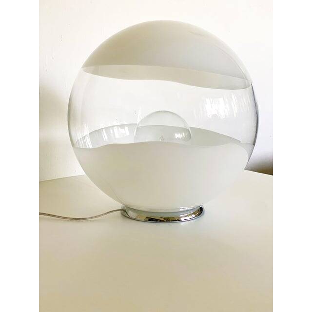 Contemporary scenographic murano white murano glass table lamp in 70's style