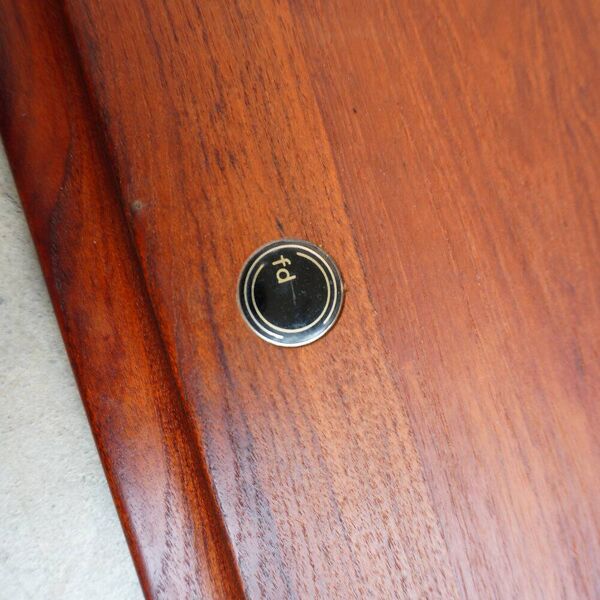 Paire de tables d'appoint en teck danois par Peter Hvidt pour John Stuart, années 1960.