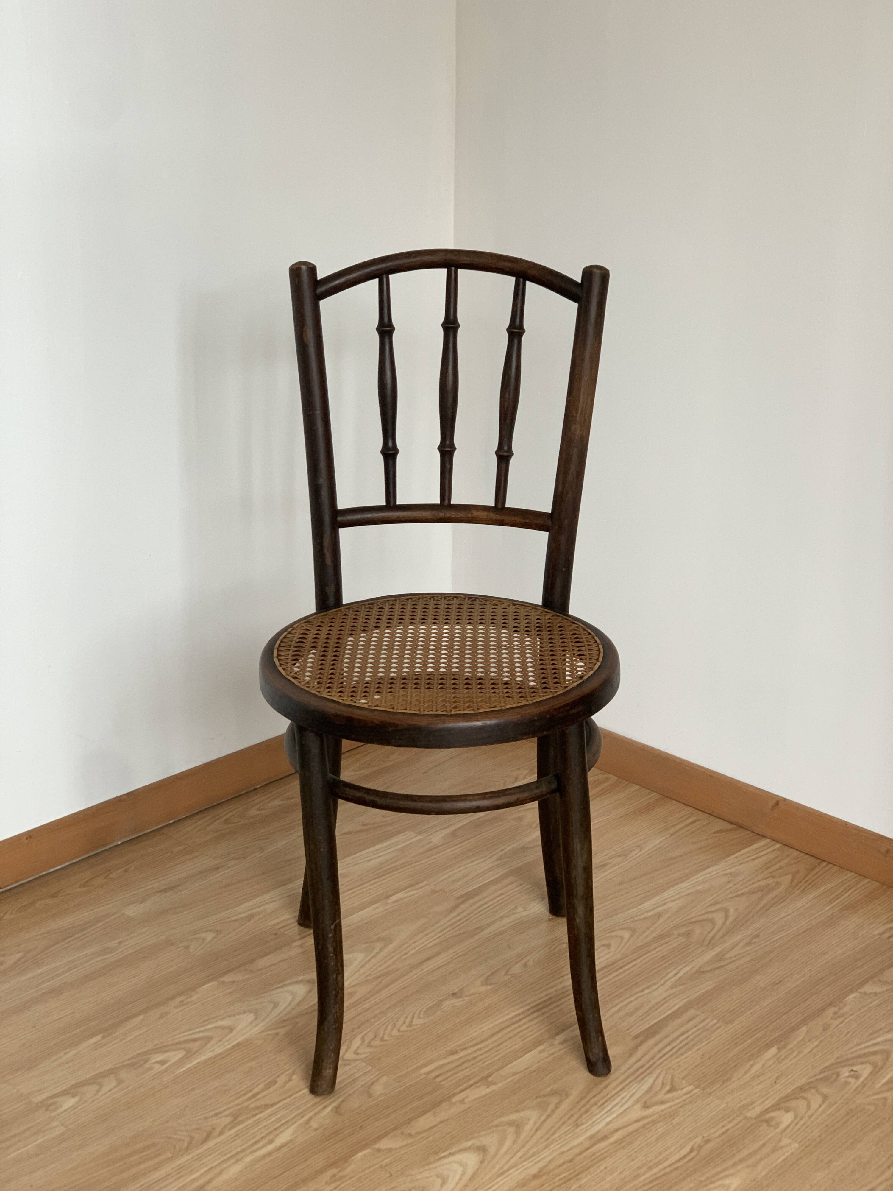 Chaise cannée Fischel