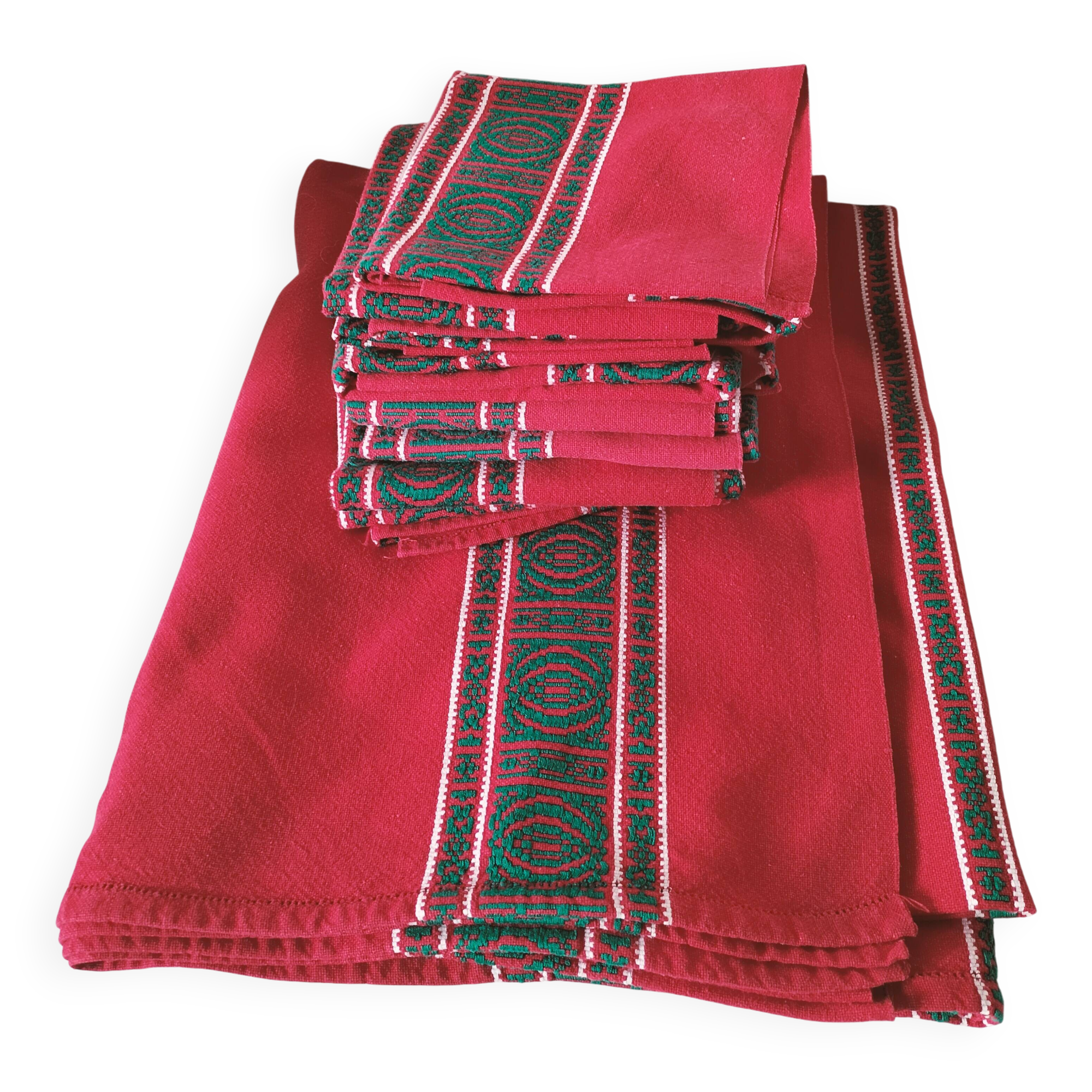Red Basque tablecloth + 8 emerald green embroidered napkins