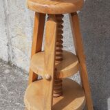 Adjustable high watchmaker's stool