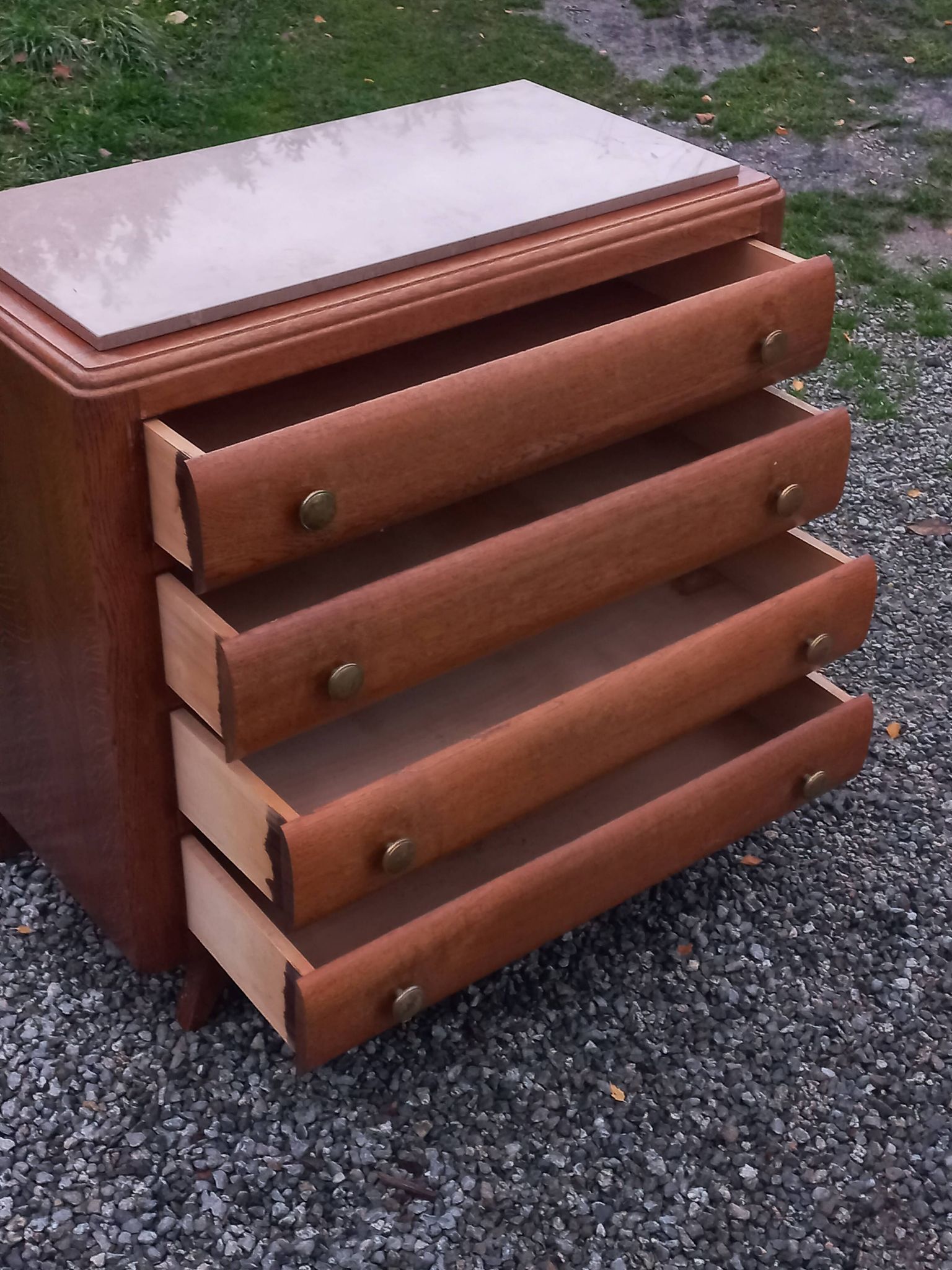 Vintage oak chest of drawers with splayed legs and 4 drawers, circa 1950