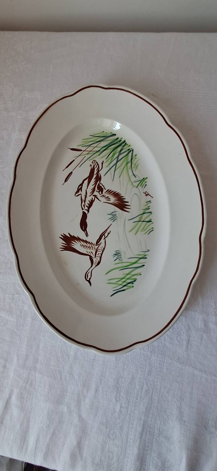 Digoin Sarreguemines dish, hand-painted decoration of wild birds