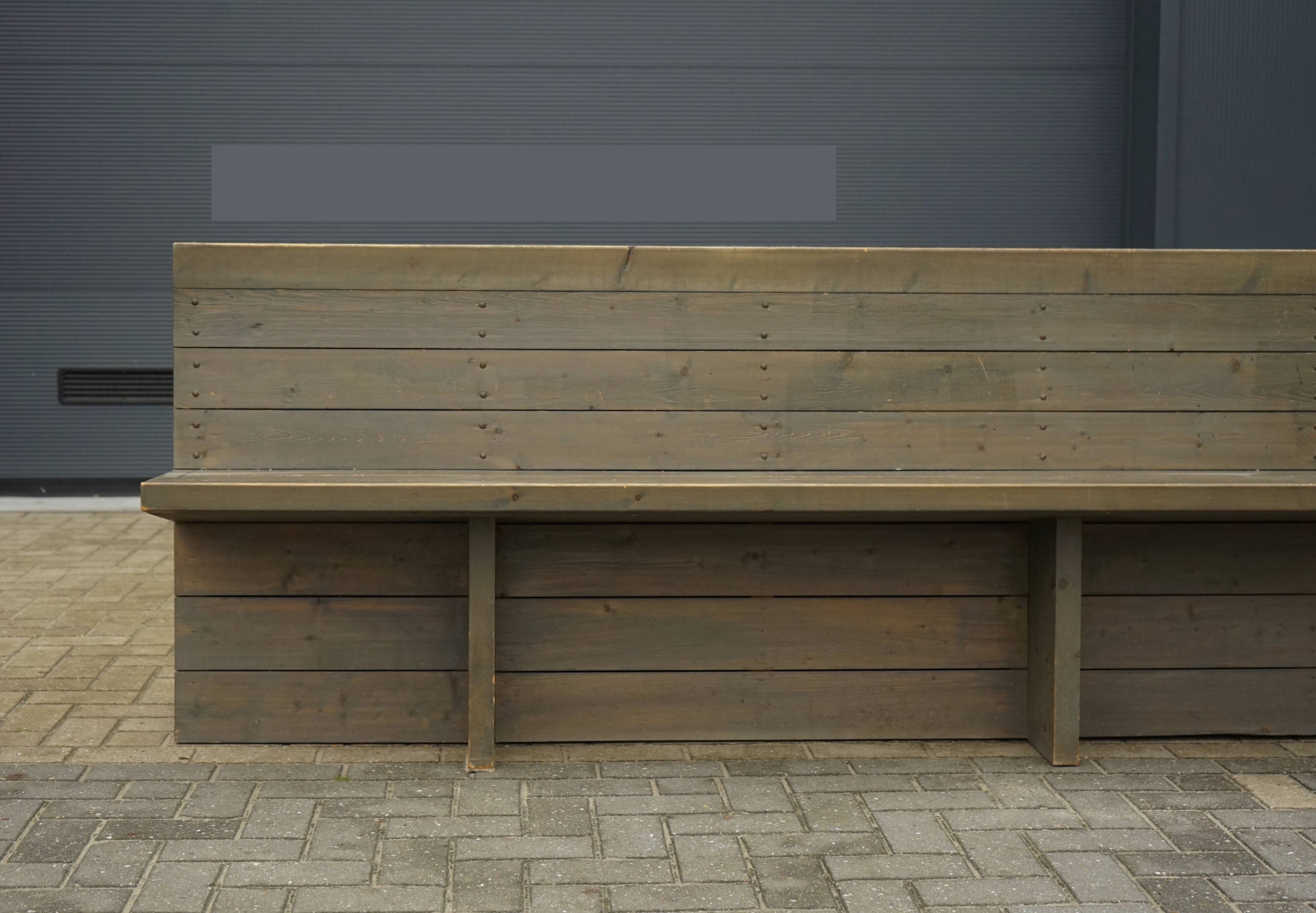 Banc d'École Bossche par Dom Hans van der Laan, 1964
