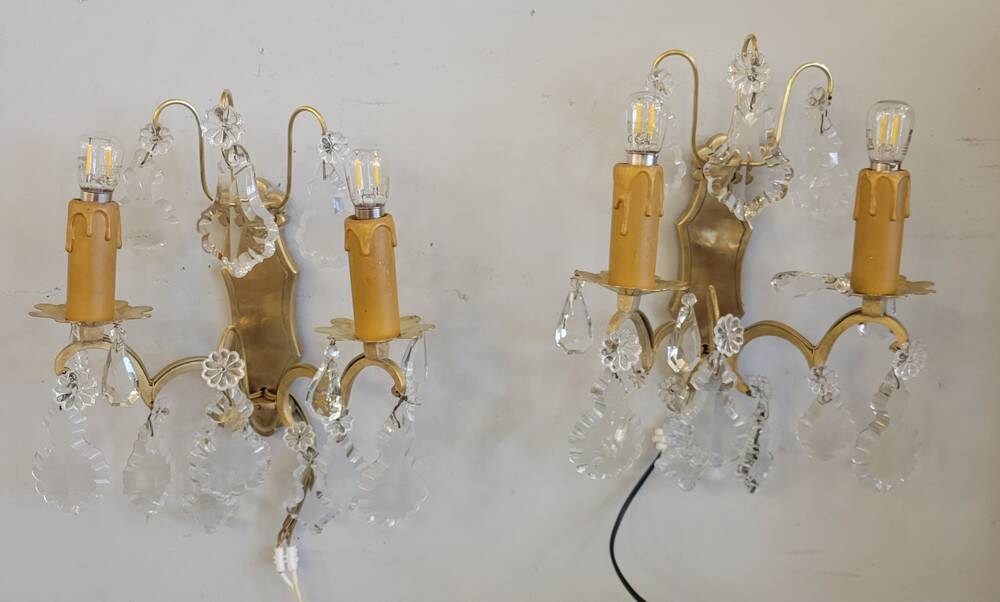 Pair of wall lights with pendants