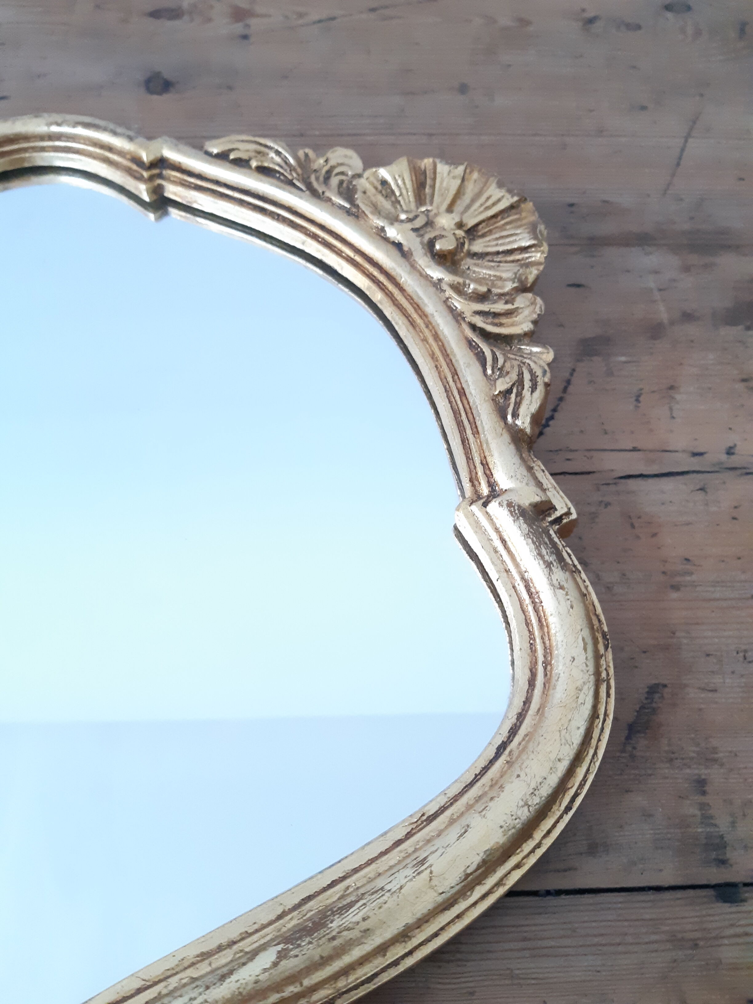 Golden mirror 31x50cm
