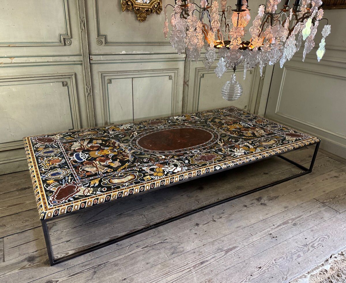Table basse en marqueterie de marbre vers 1990