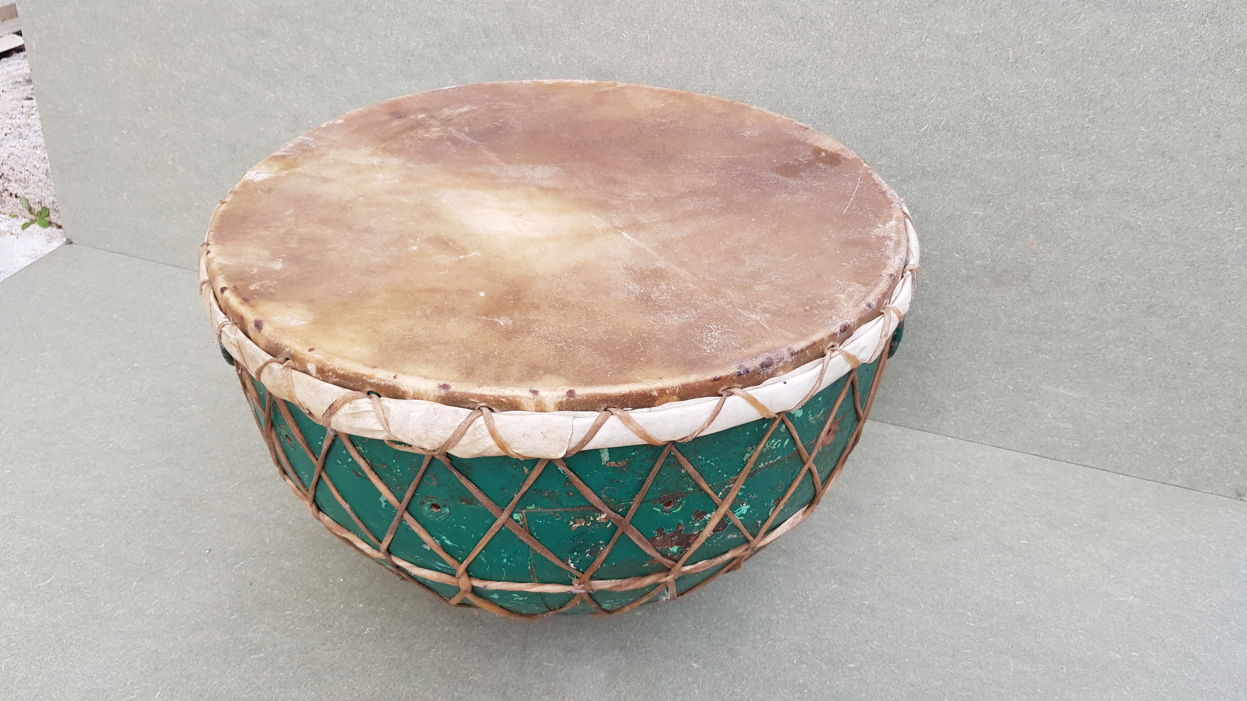 Tambour "Nagara" indien en métal