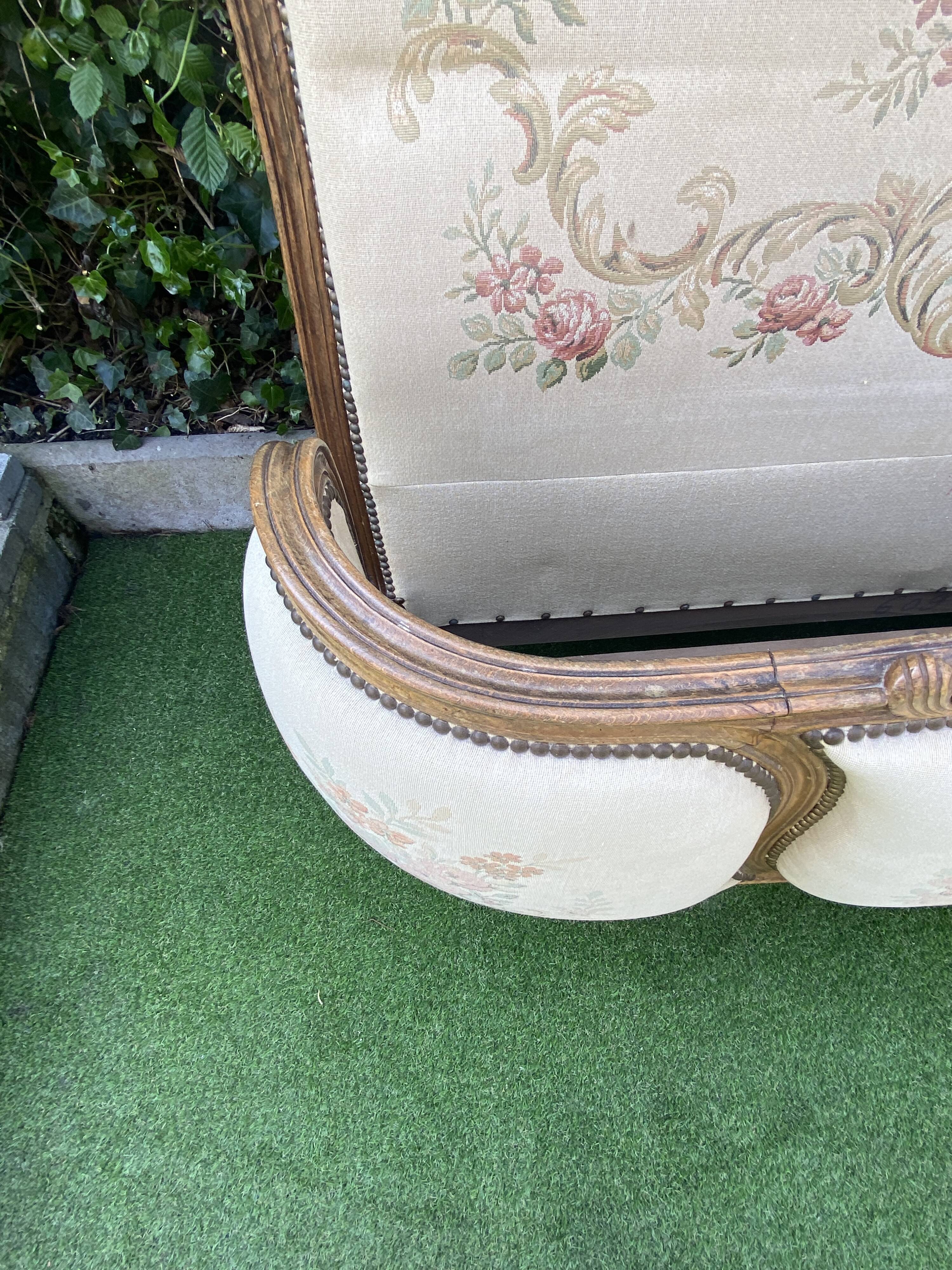 Basket bed and its two armchairs