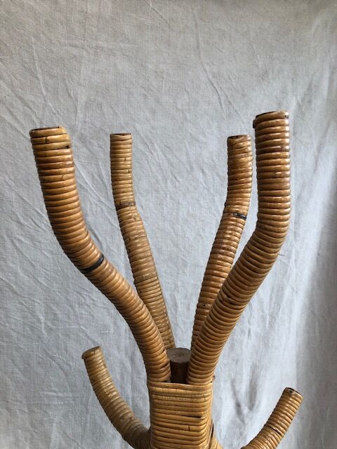 Rattan parrot coat rack