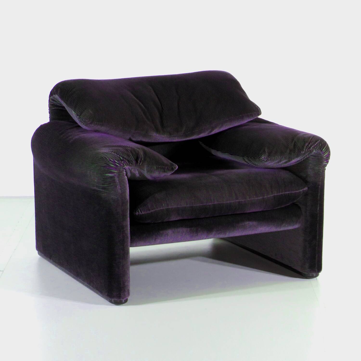 Mid century velvet lounge chair Maralunga by Vigo Magistretti for Cassina - Italy, 1970s