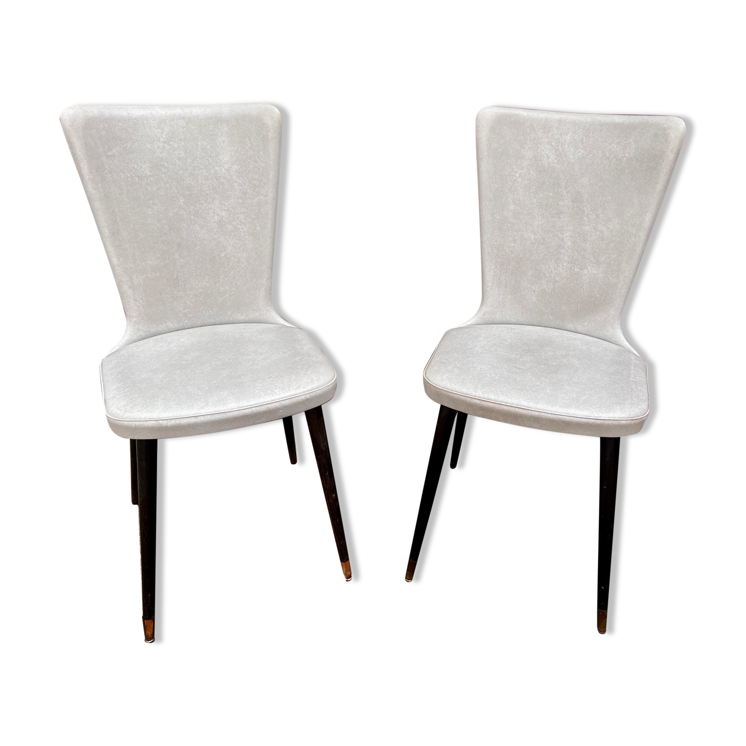 Pair of Chairs Baumann model Essor in imitation white leather, beech compass base