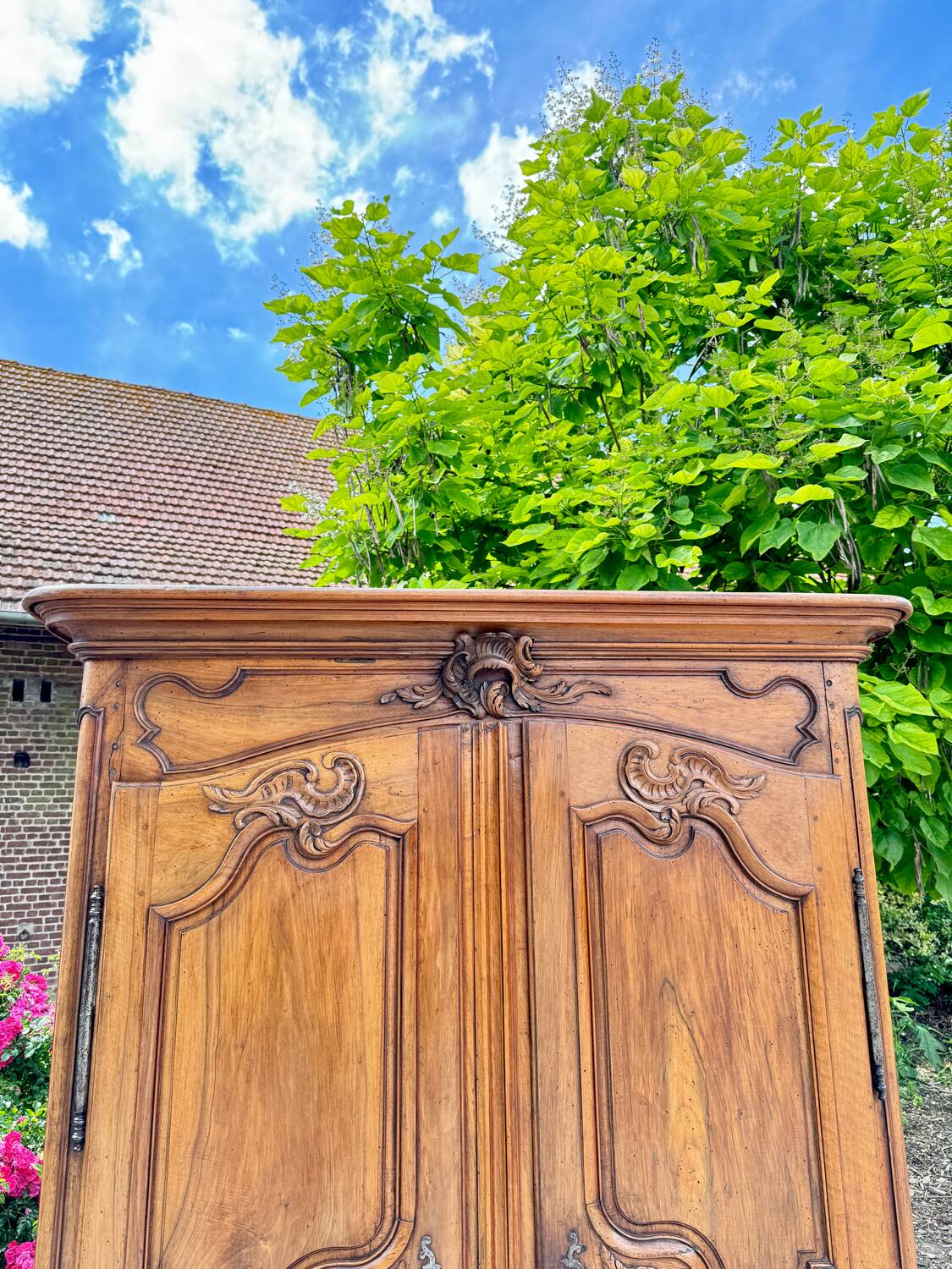 Provencal wedding armoire in walnut nîmes xviii eme century
