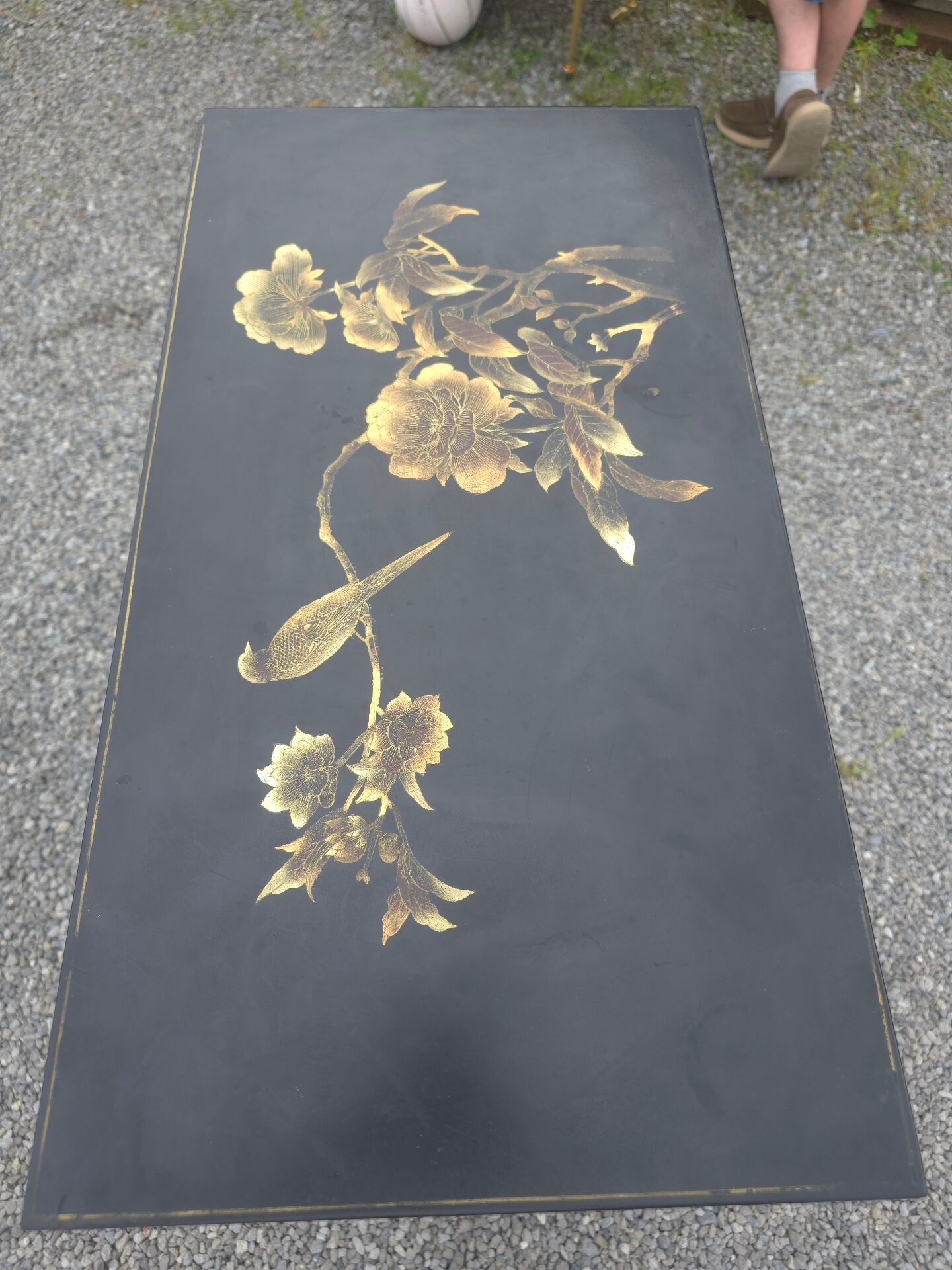 Lacquered wooden Chinese cabinet