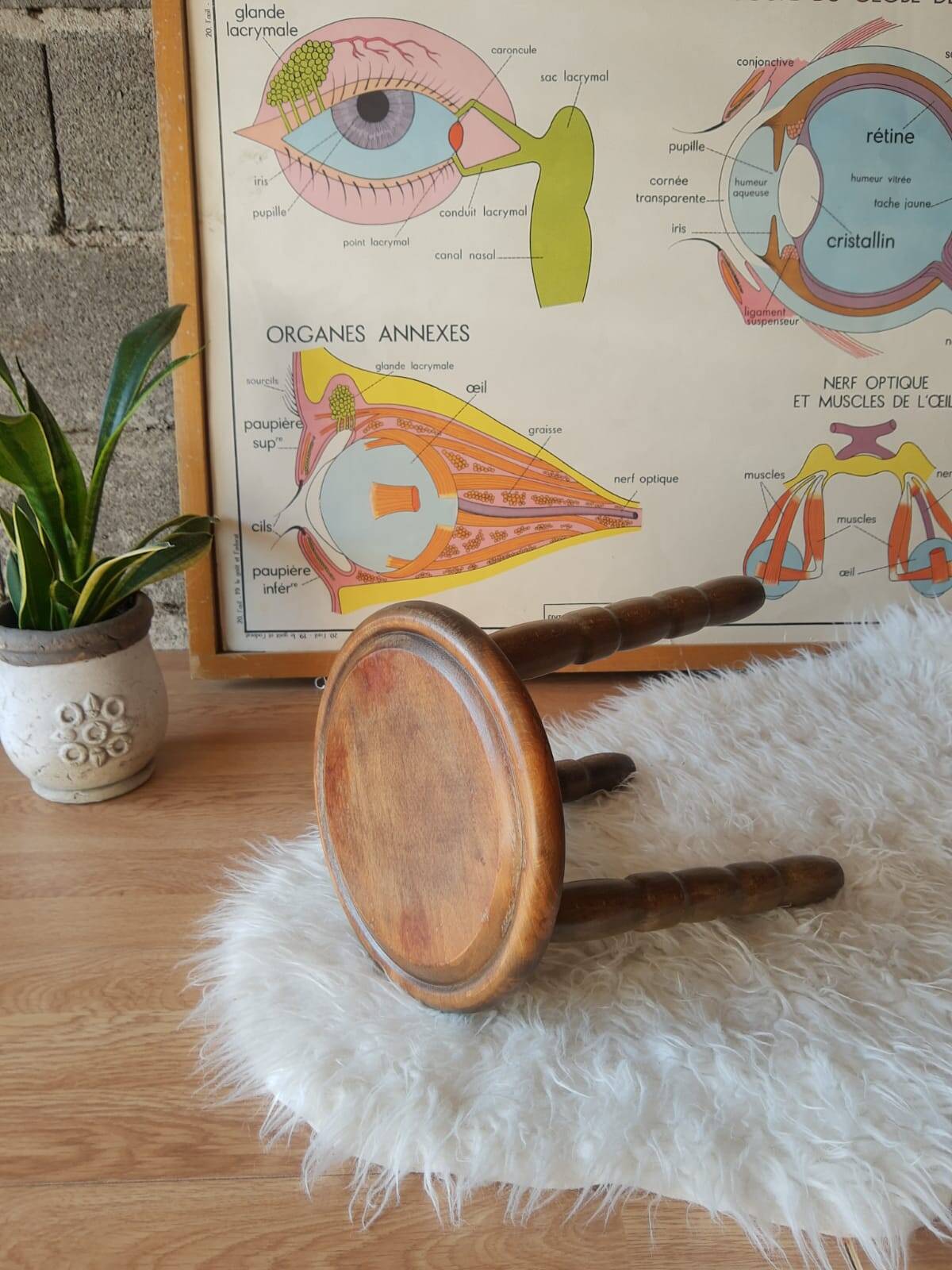 Ancien tabouret de ferme, campagne en bois tripode
