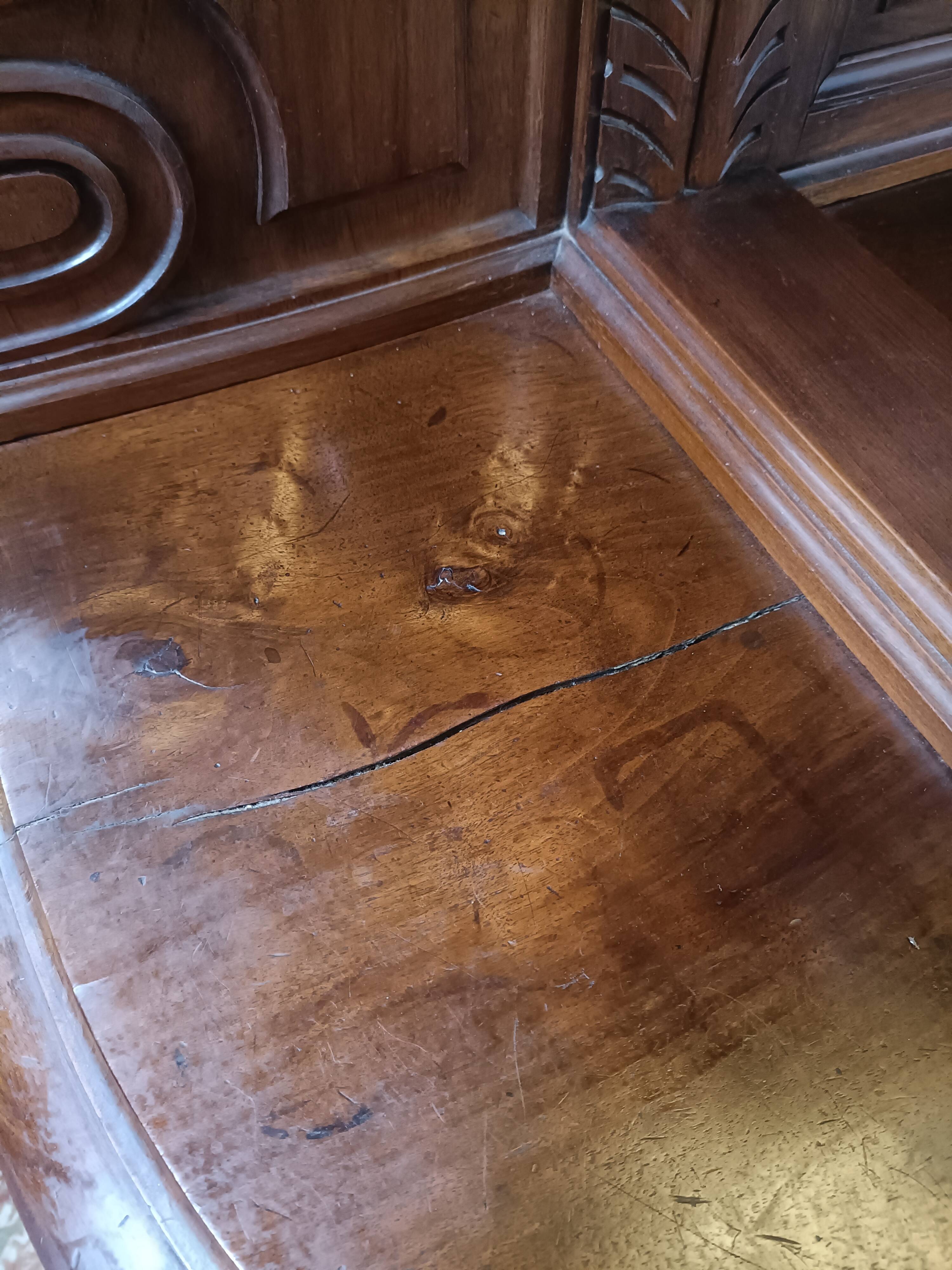 Buffet style Henri II