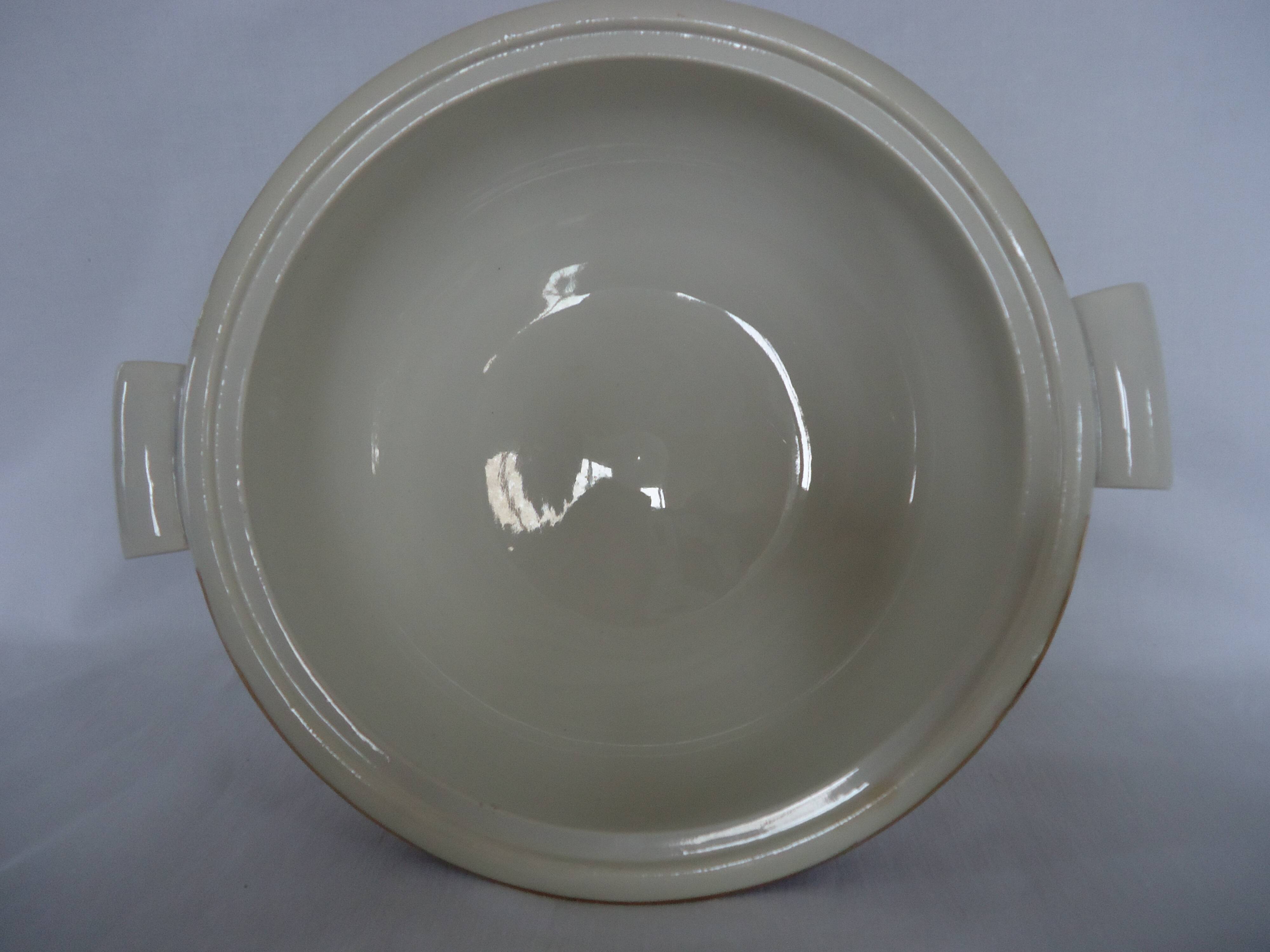 Opaque porcelain vegetable tureen/tureen from digoin sarreguemines, pasteur model