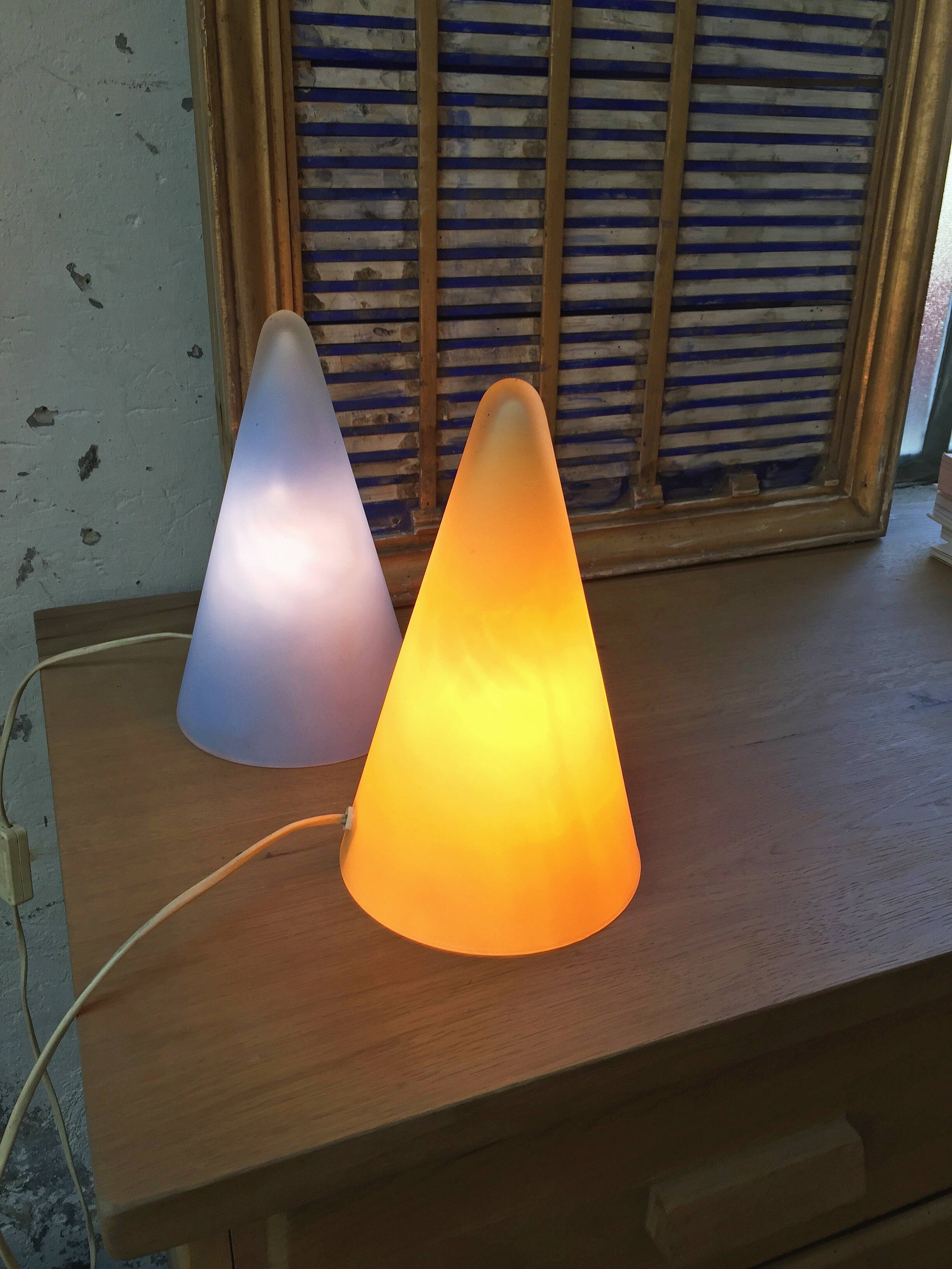 Lampe triangle design SCE vintage