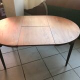 Extension table and 4 chairs by Hans Olsen edited by Frem Rolje