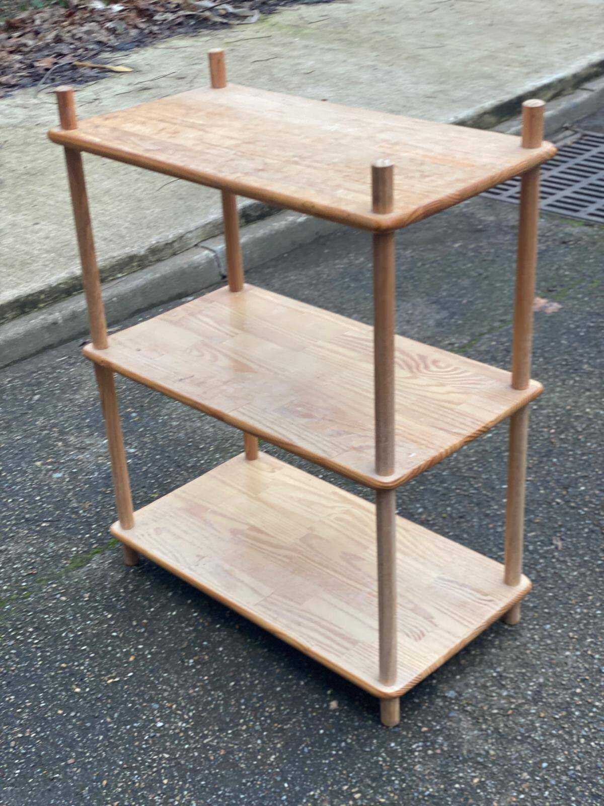 Étagère scandinave vintage en bois massif années 1980