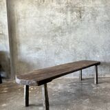 Grande table basse arrondie en teck asiatique ancien