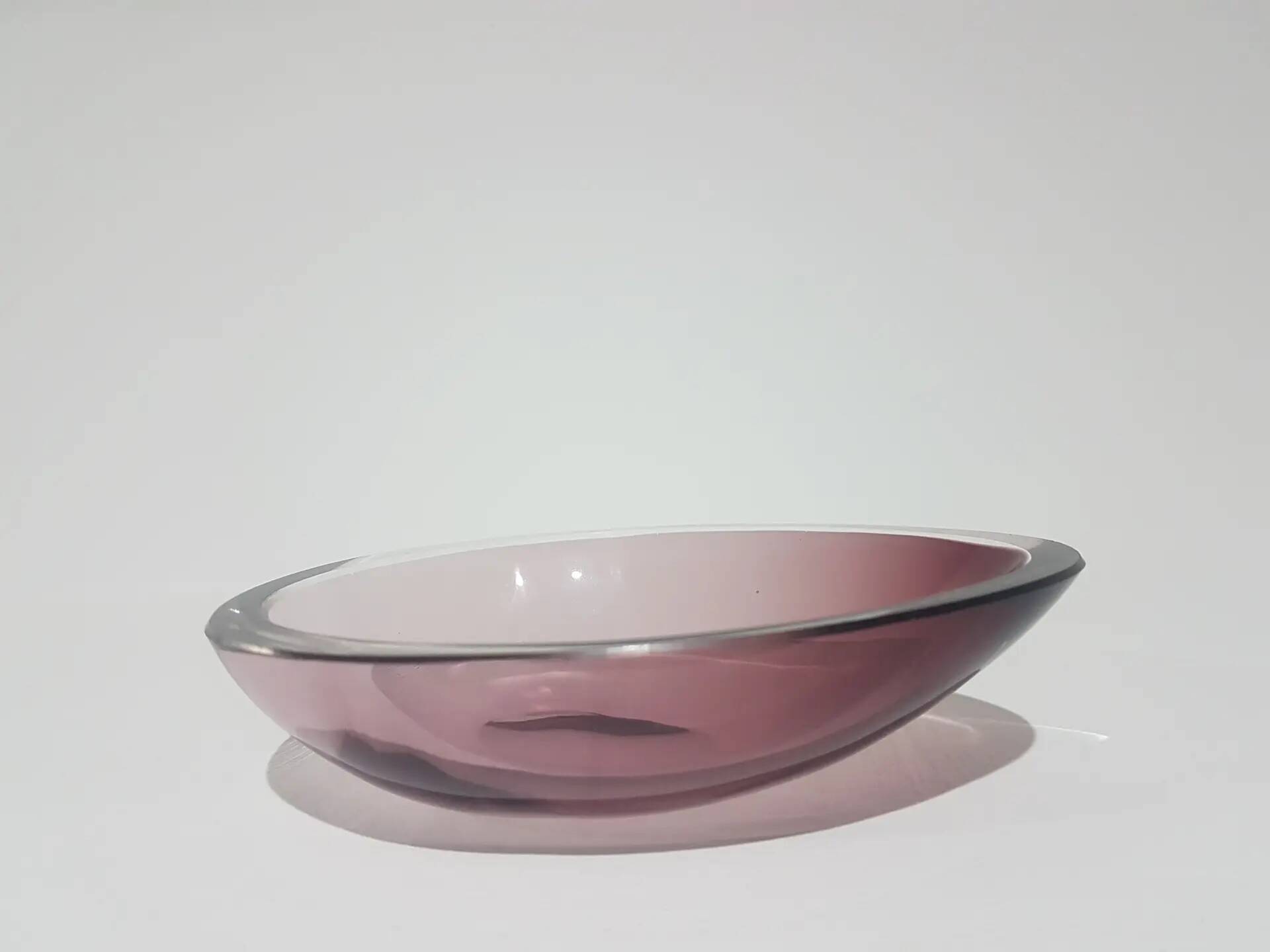 Decorative bowl, pink-purple, glass, designed by A. F. Gangkofner, Hessengl