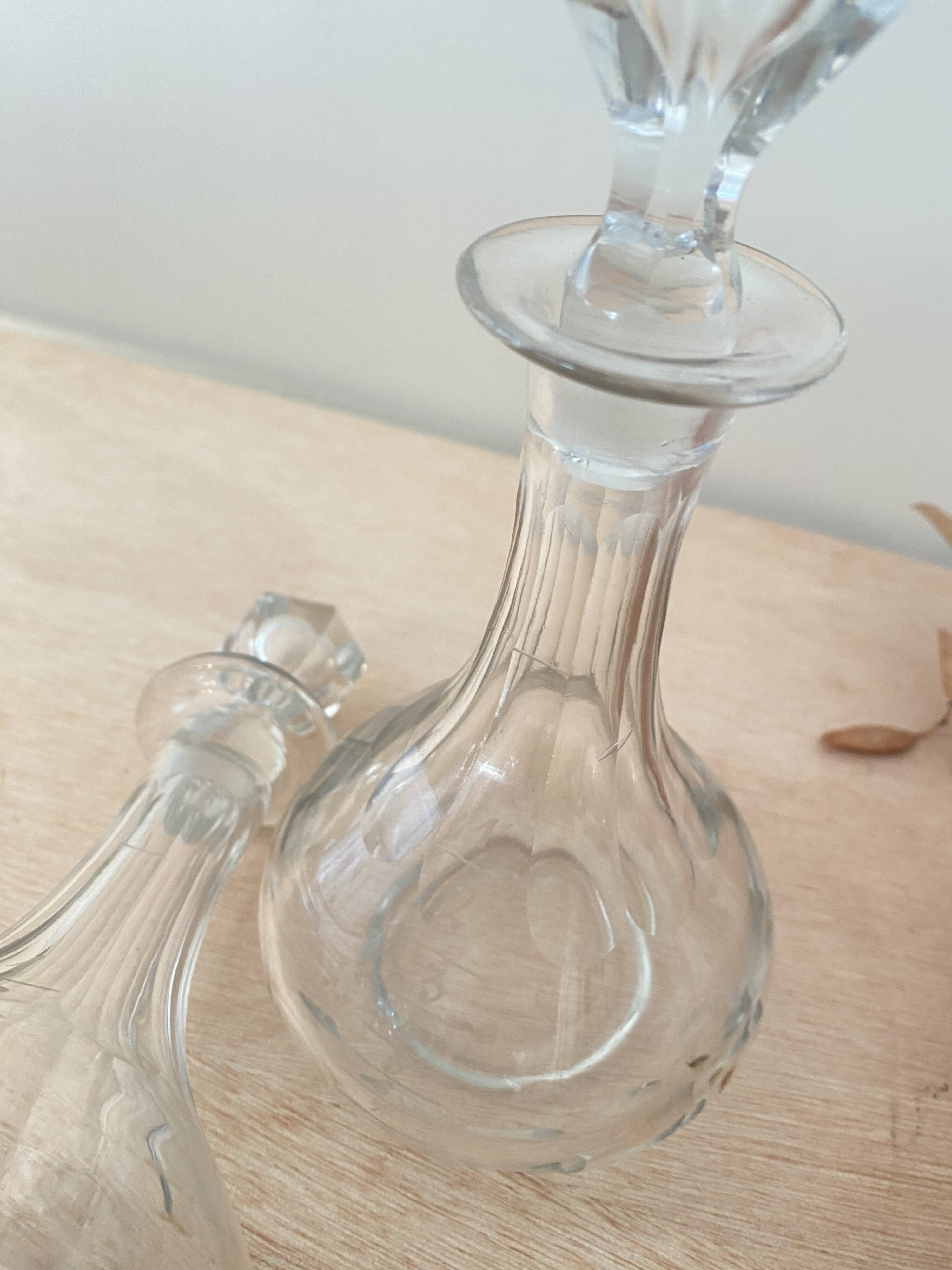 Pair of enamel graduation topettes