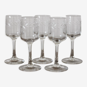 5 verres à pied à digestif en cristal gravé frise feuilles de lauriers