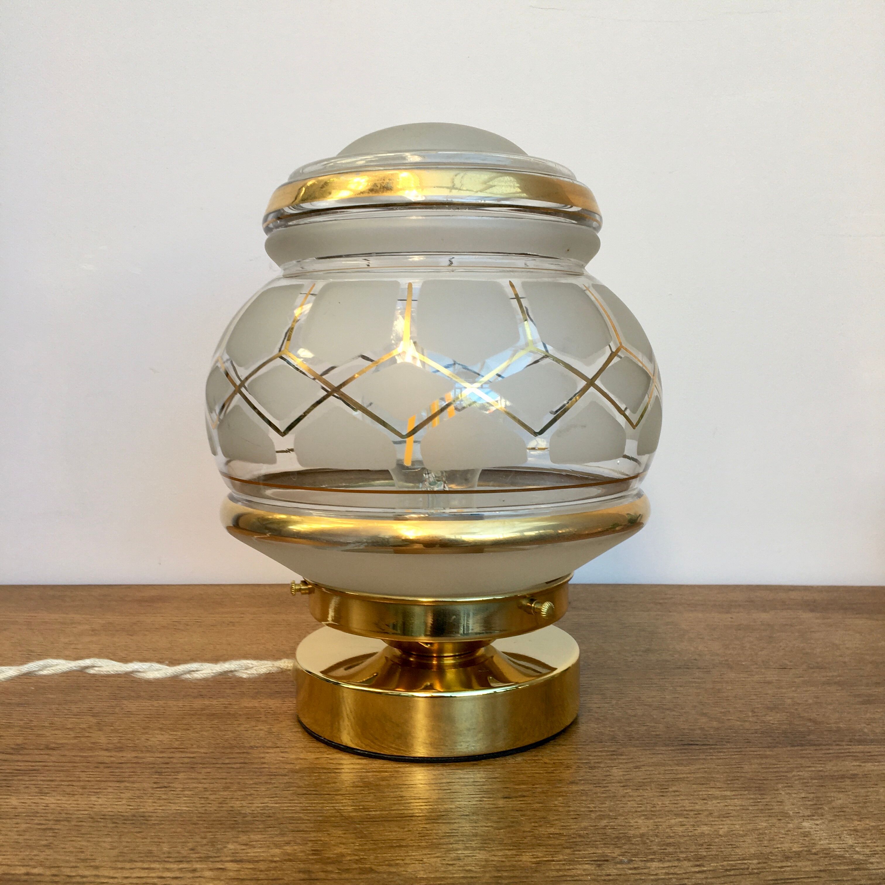 Vintage art deco globe table lamp