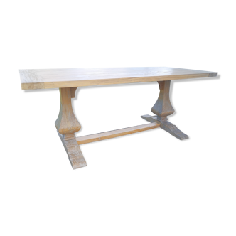 Dining table style solid oak monastery