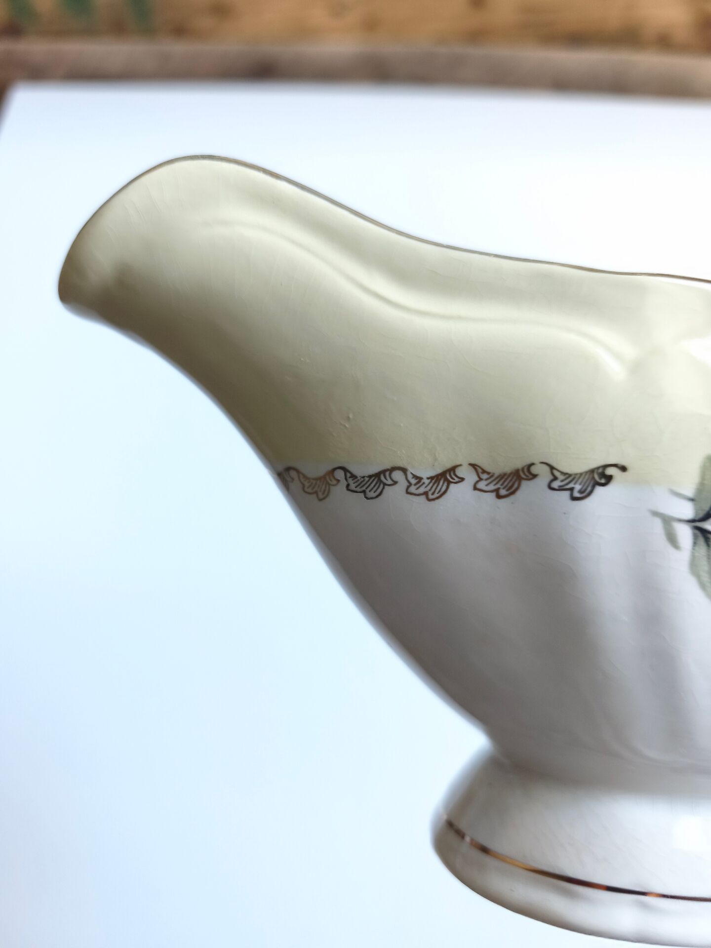 Vintage sauce boat L'Amandinoise model Paola white cream flowers
