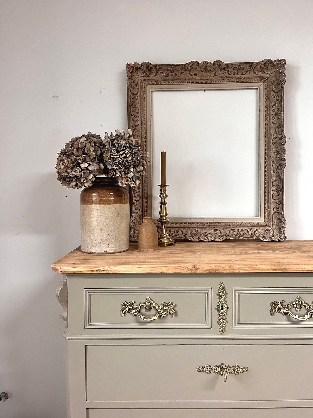Chest of drawers in solid elm