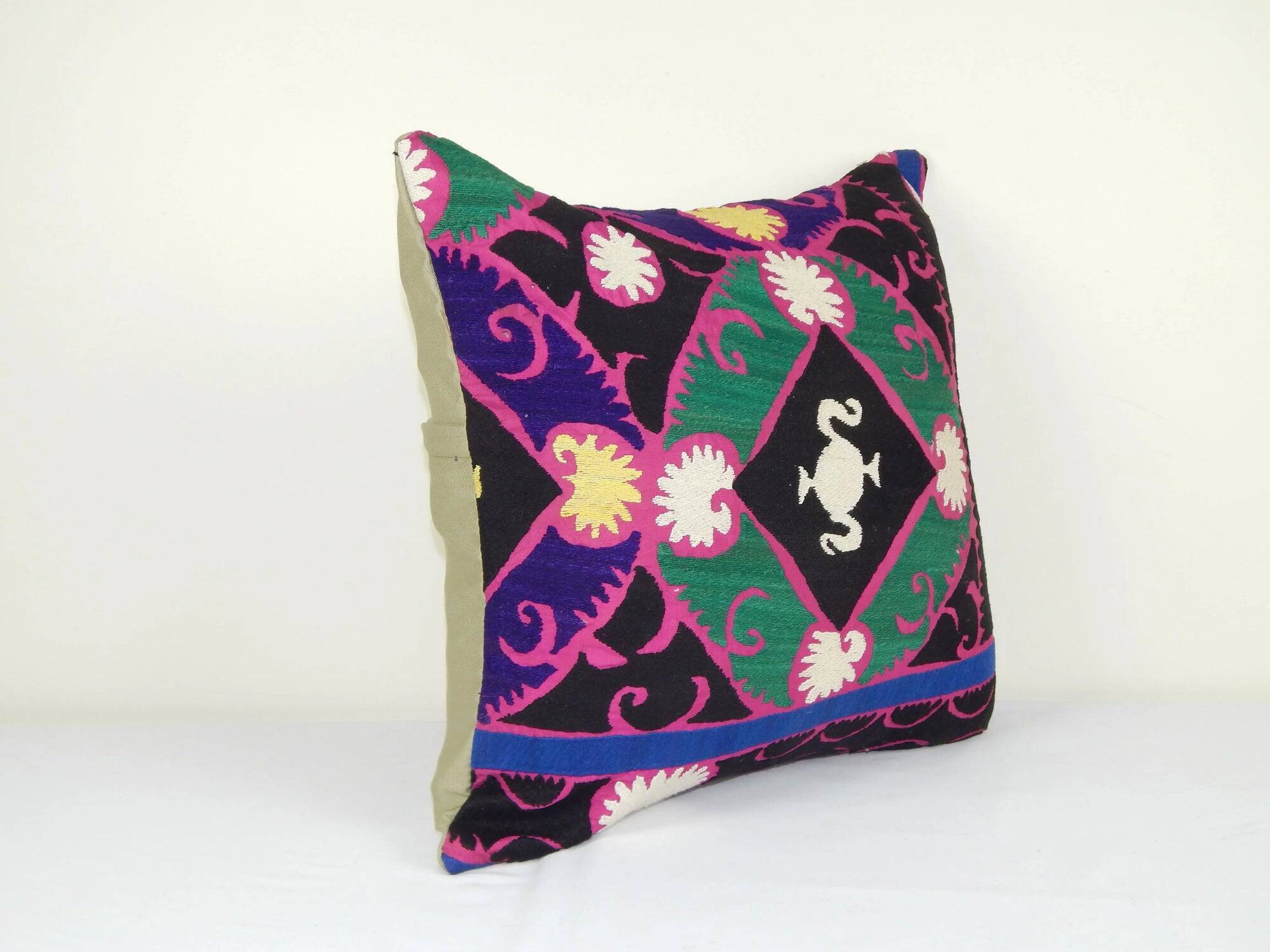 Housse de coussin brodée vintage 46x46 cm