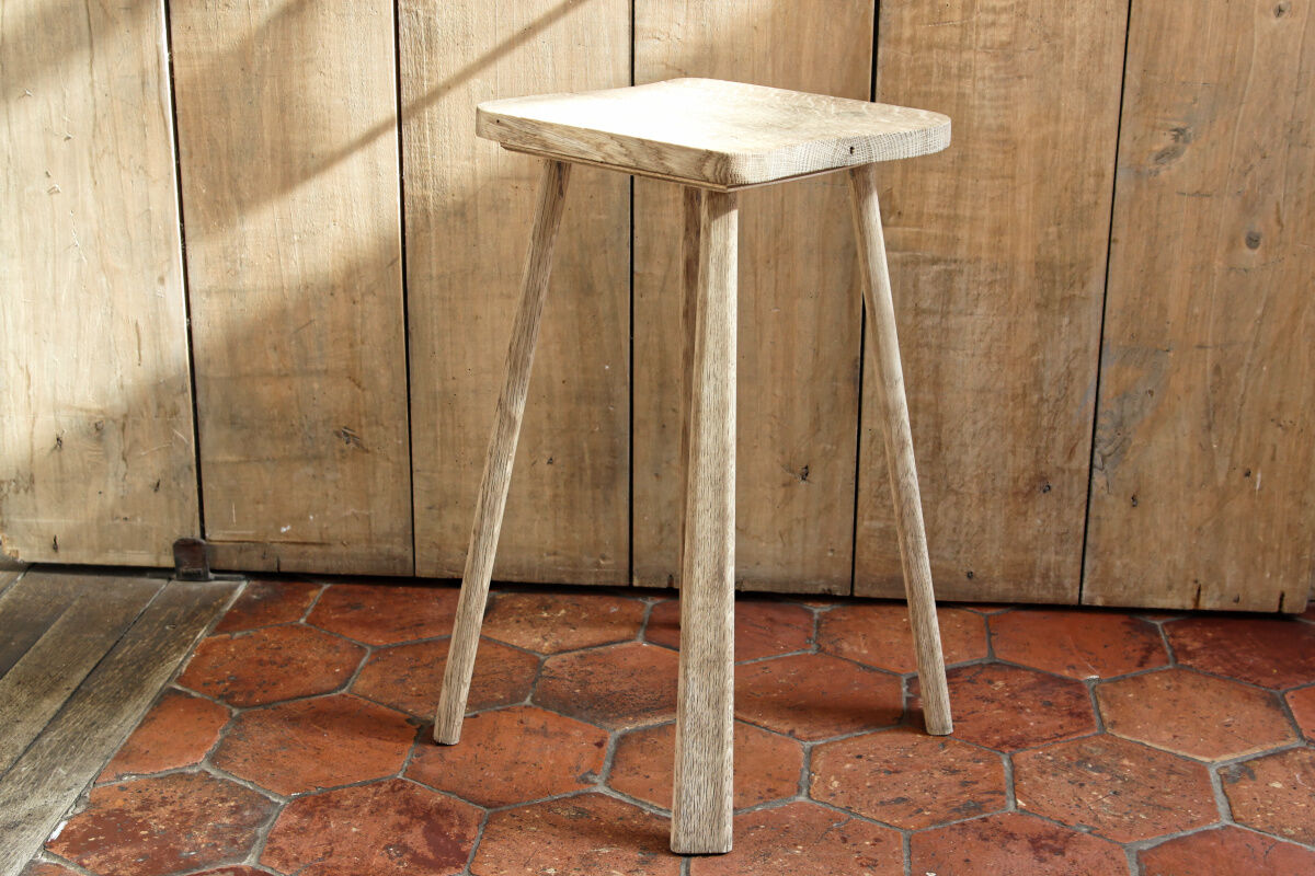 Stool feet compass