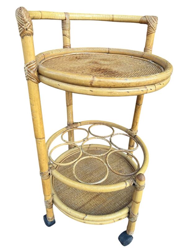 Table roulante en rotin porte bouteille des années 60