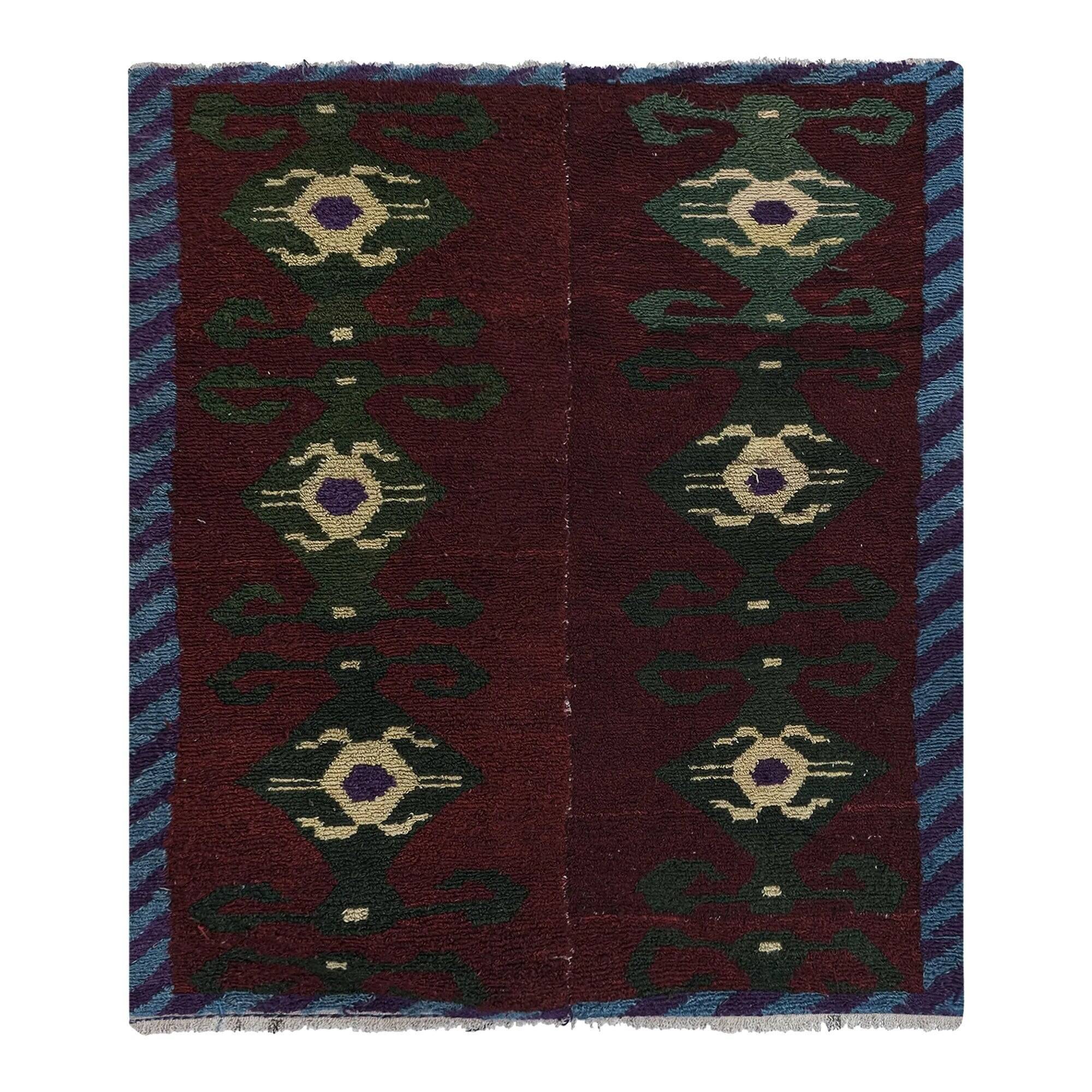 Vintage handmade Turkish rug 135x154 cm