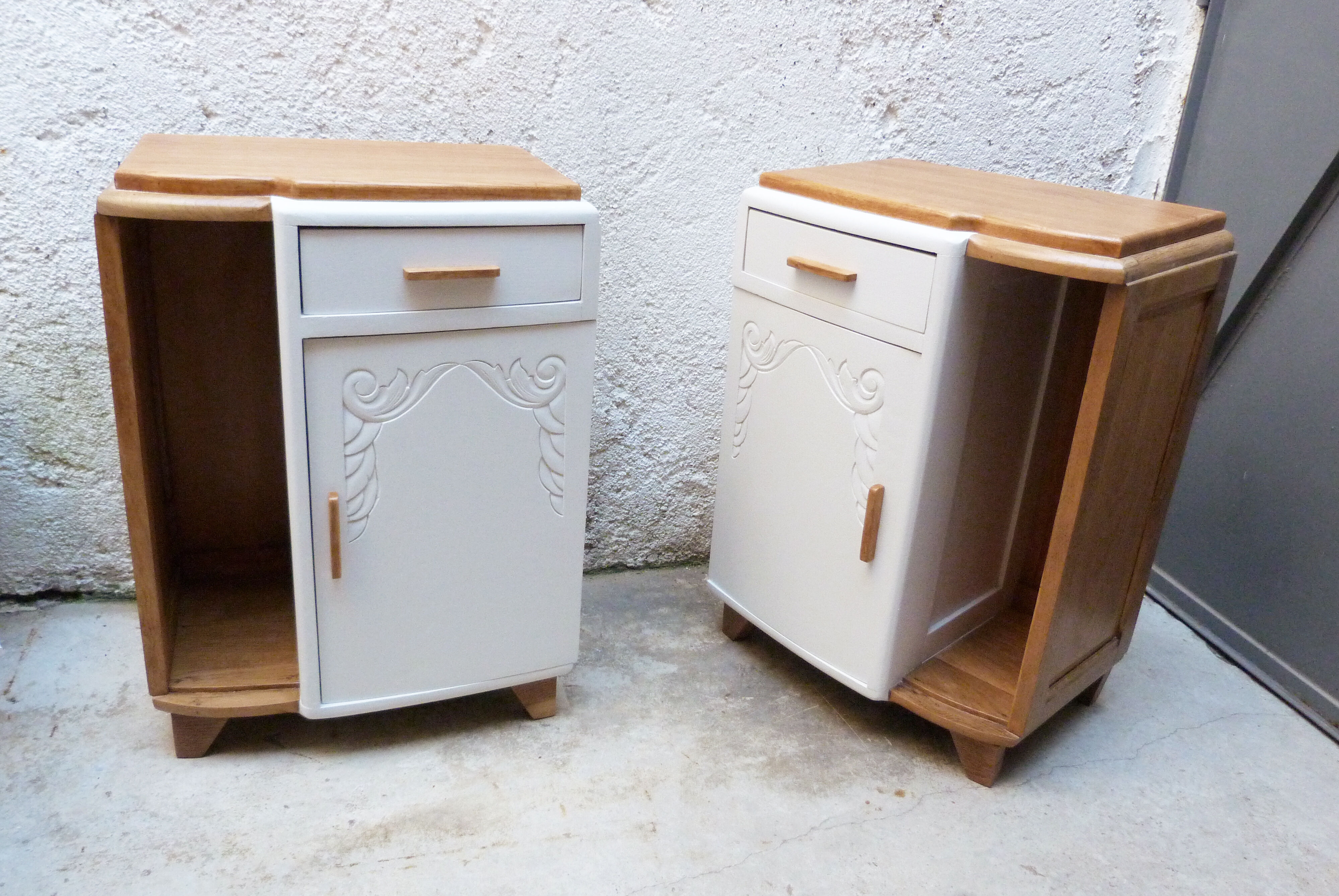 Pair white art deco bedsides