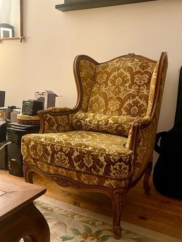 Fauteuil Louis XV à oreilles
