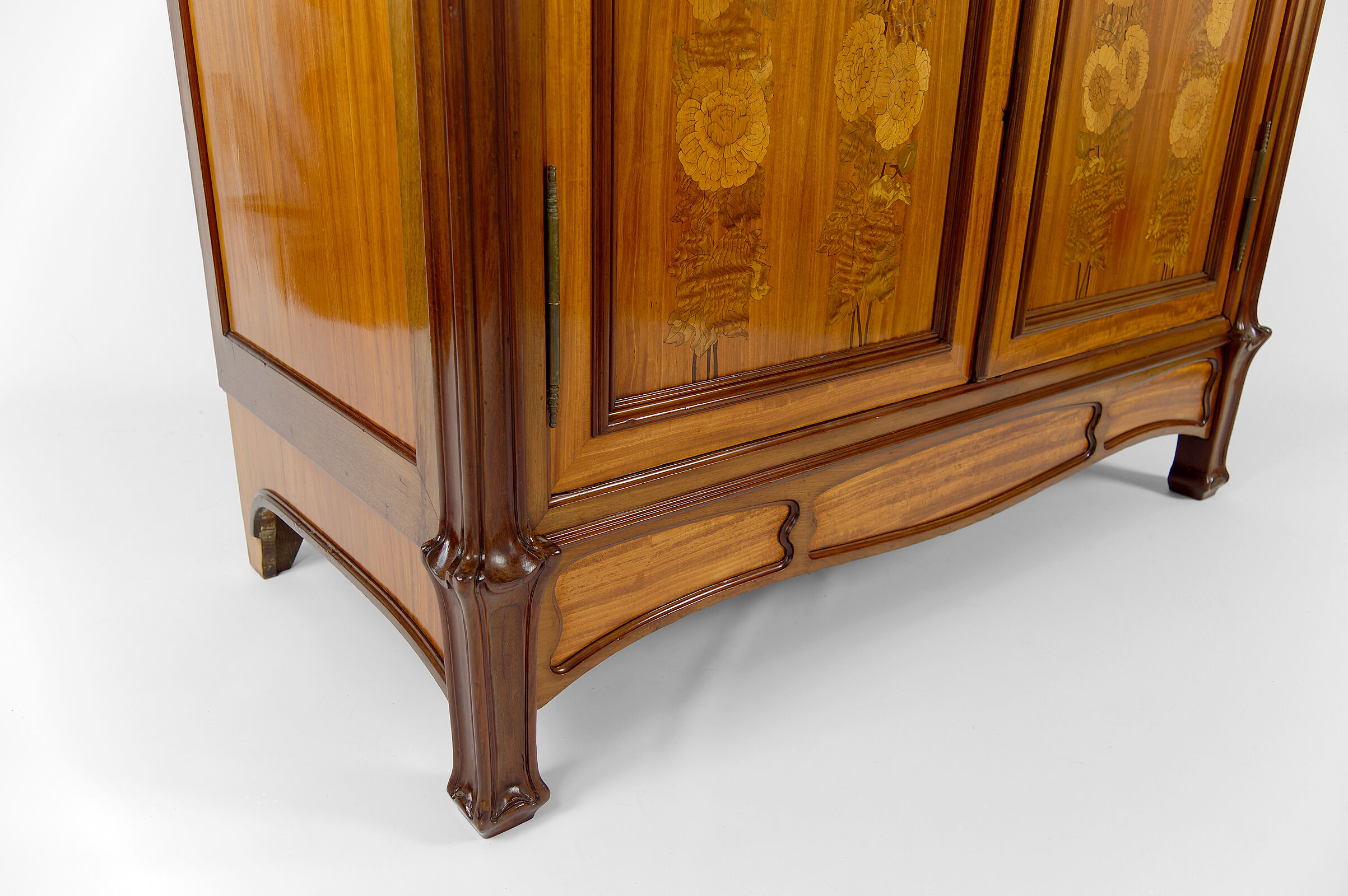 Mahogany inlaid Art Nouveau cabinet, France, circa 1900