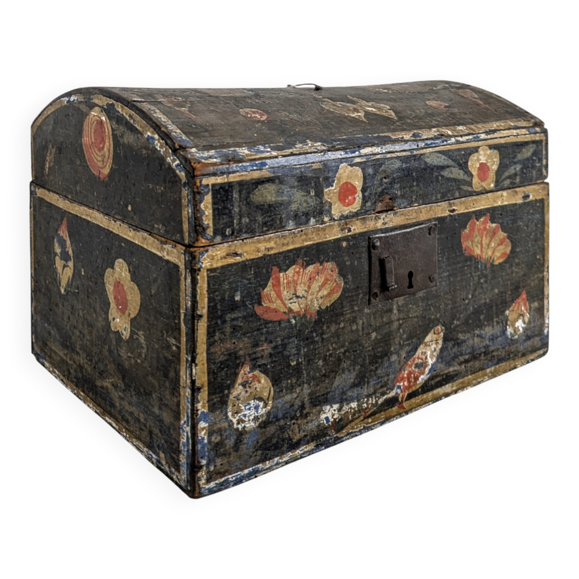 Small Norman wedding chest from the 19th century.