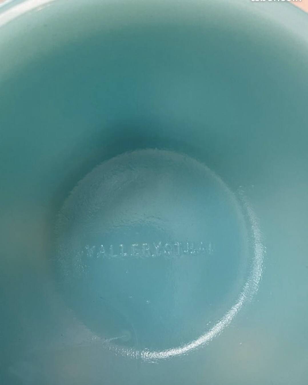Bowl in turquoise blue opaline from the Vallérysthal Crystal Factory (France)