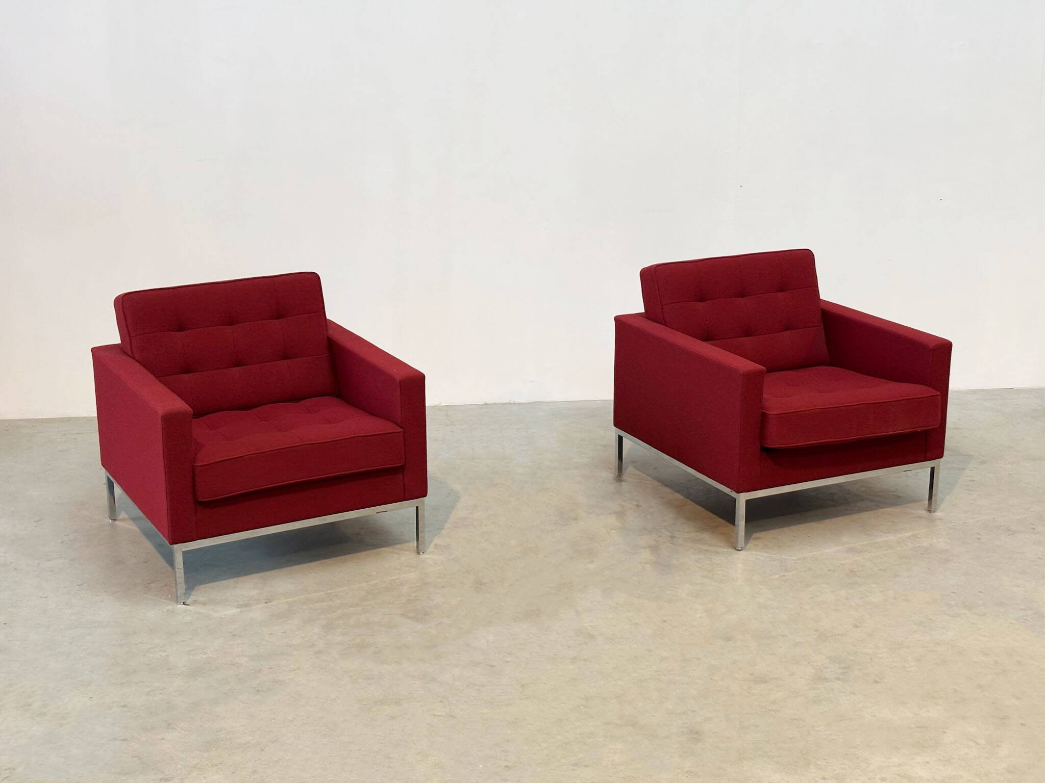 Set of two Florence Knoll lounge chairs
