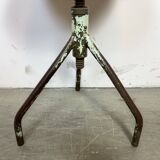 Tabouret pivotant industriel en fer vert, années 1960