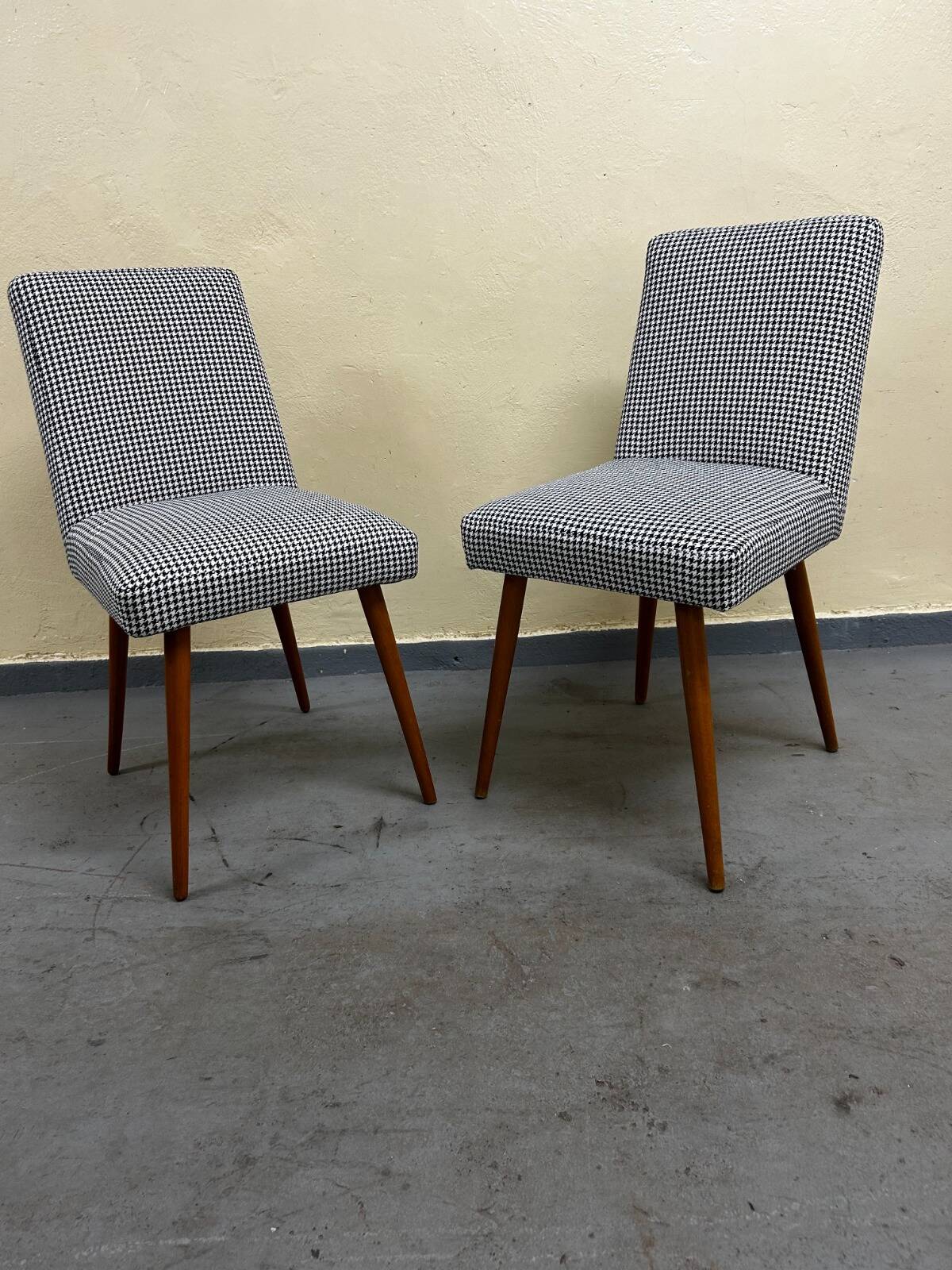 Model 200-113 Patyczak Lounge Chairs, 1960s, Set of 2