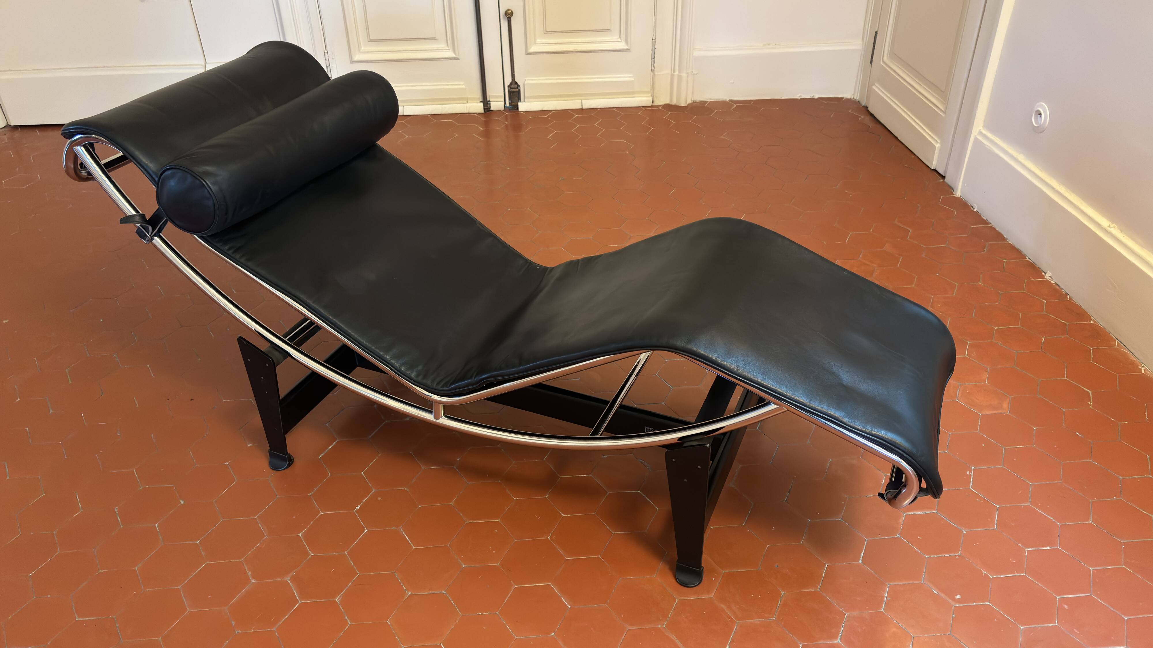 LC4 Chaise Longue Perriand Jeanneret Le Cobusier, cassina edition