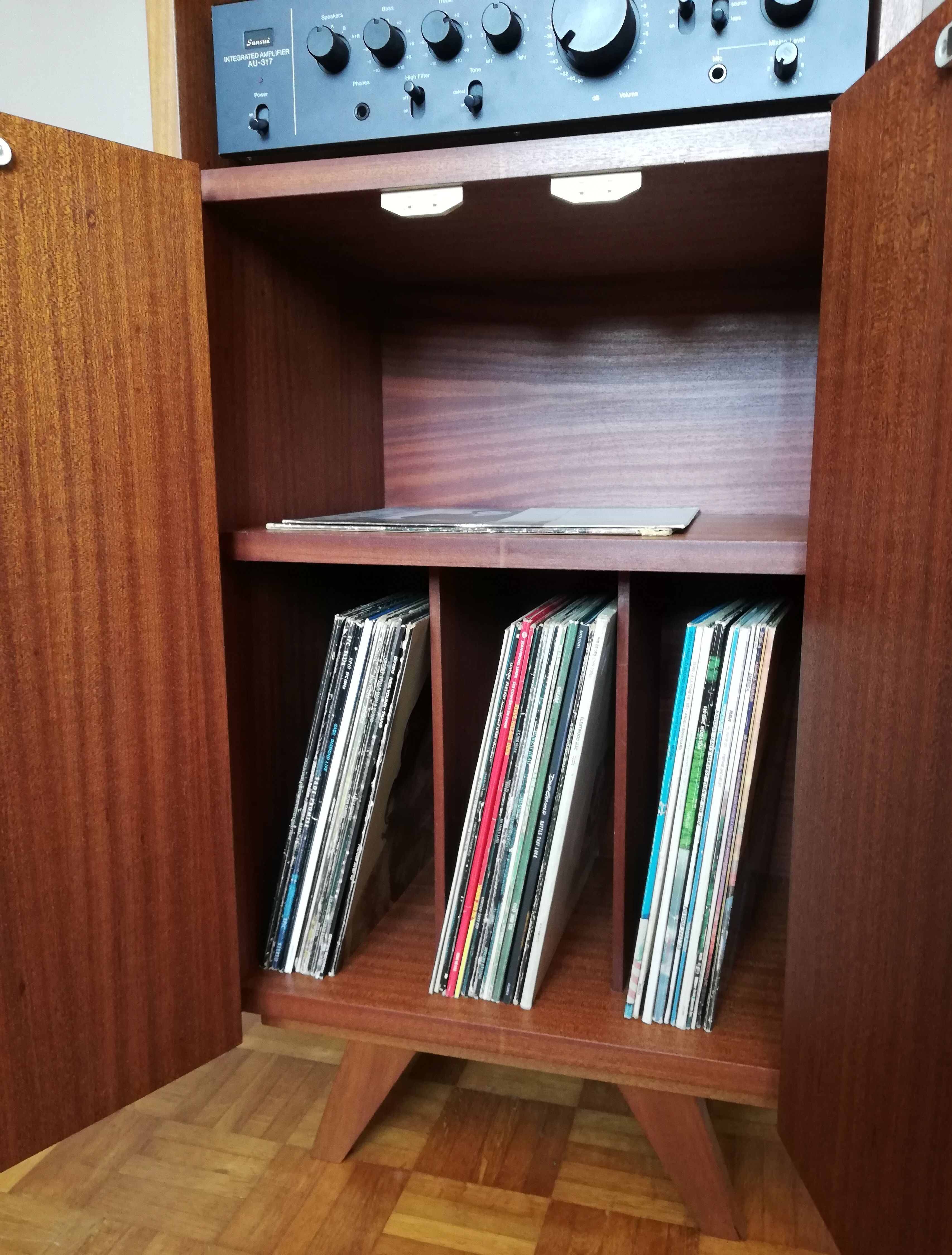 Vinyl platinum hifi furniture