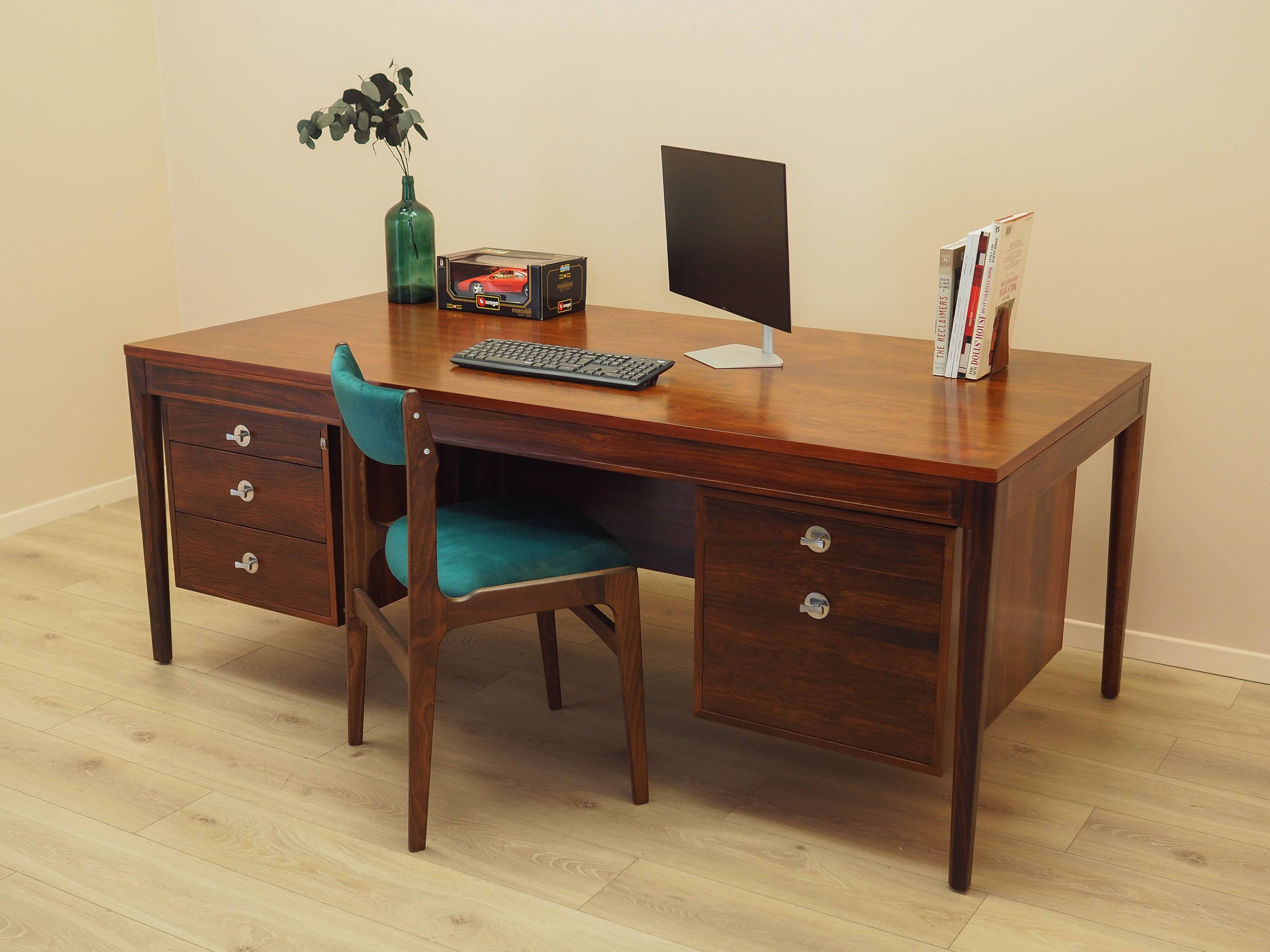 Rosewood desk Diplomat, Danish design, 1970s, designer: Finn Juhl, manufact