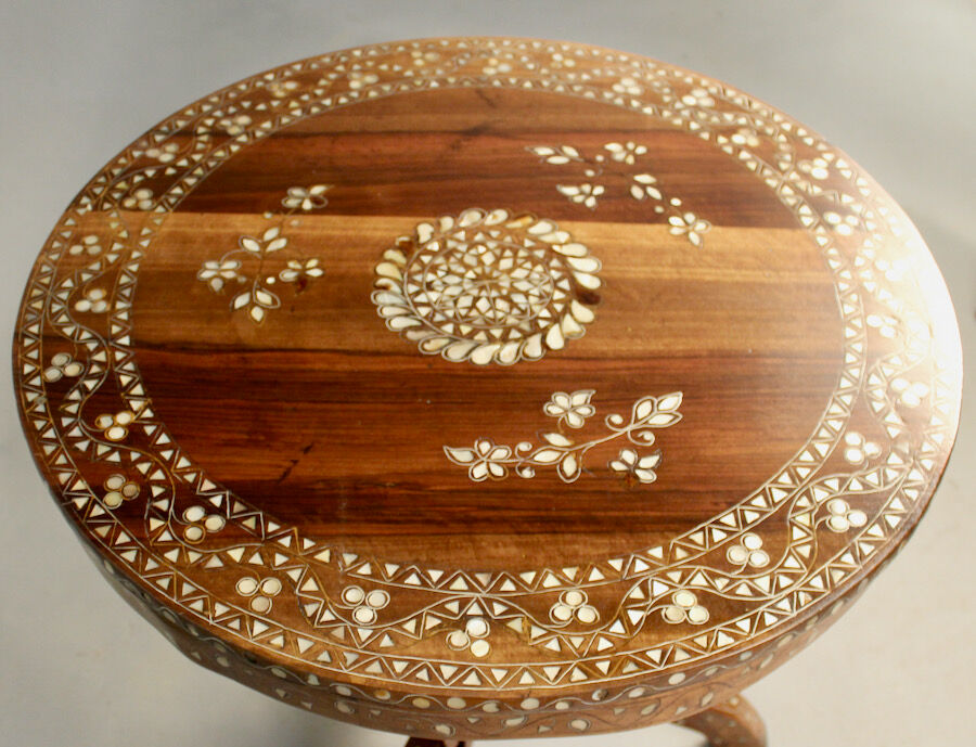 Central Foot Nacre Inlay Pedestal Table