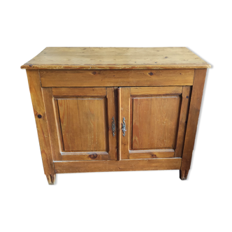 Two-door pine-picker buffet