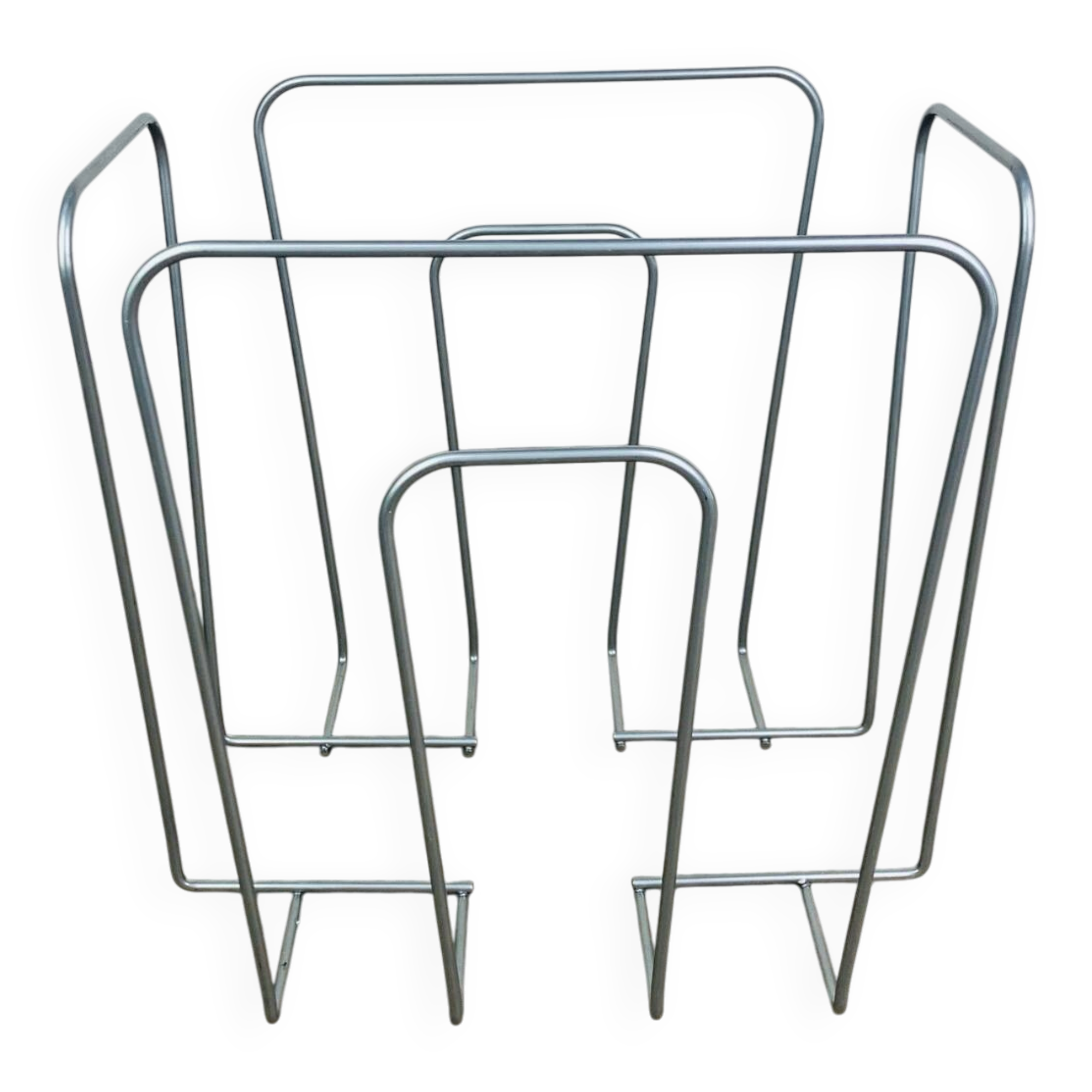 Postmodern magazine rack in grey metal, 1980s.